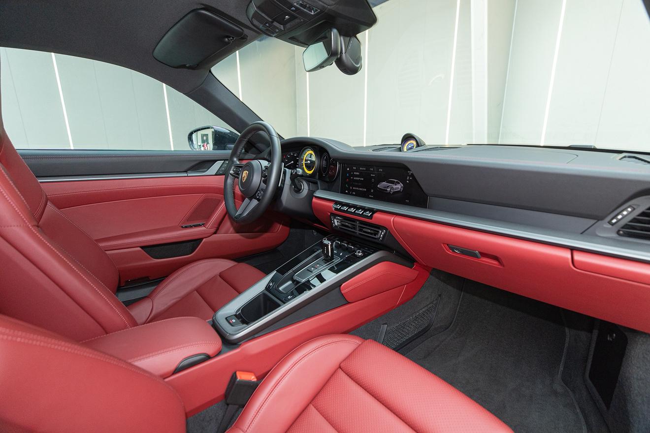 Porsche 911 2023 thumb 11