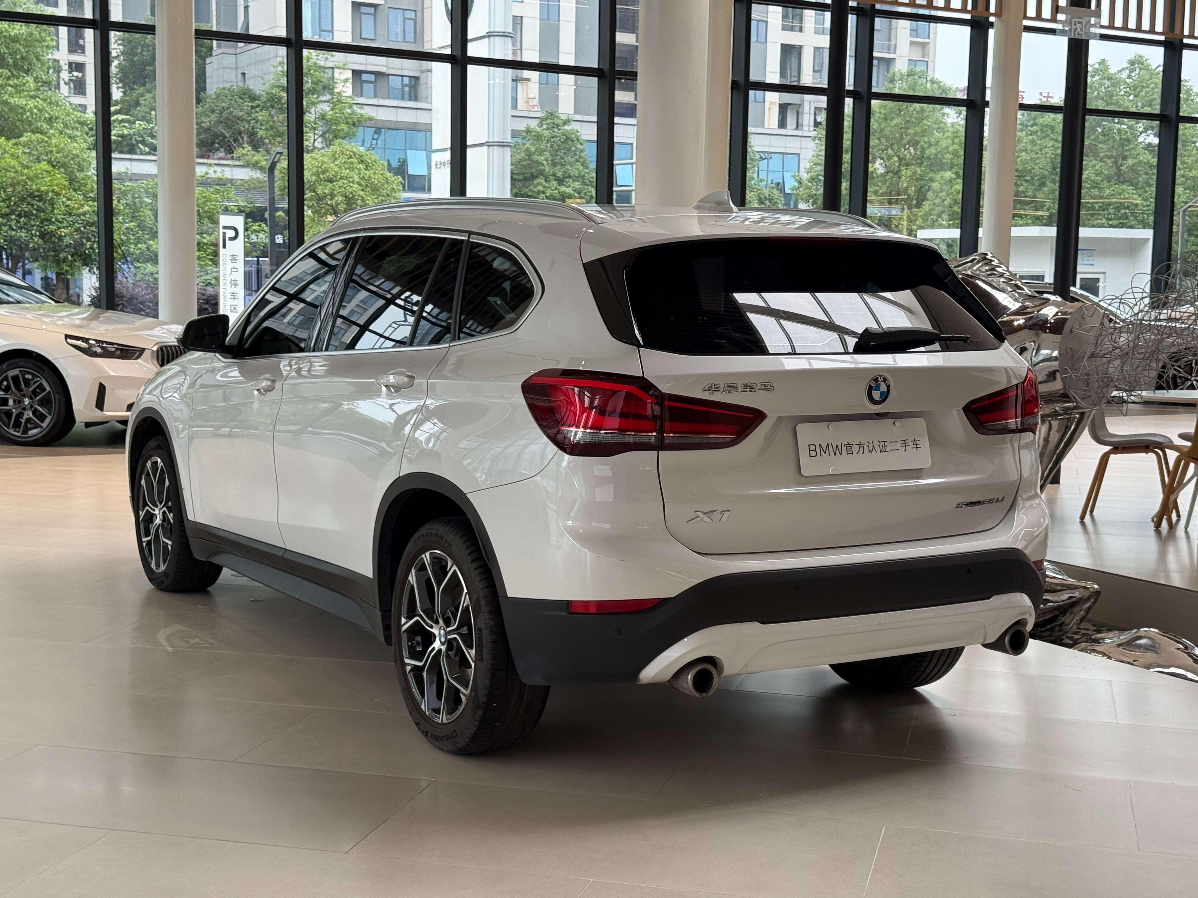 BMW X1 2022 thumb 2