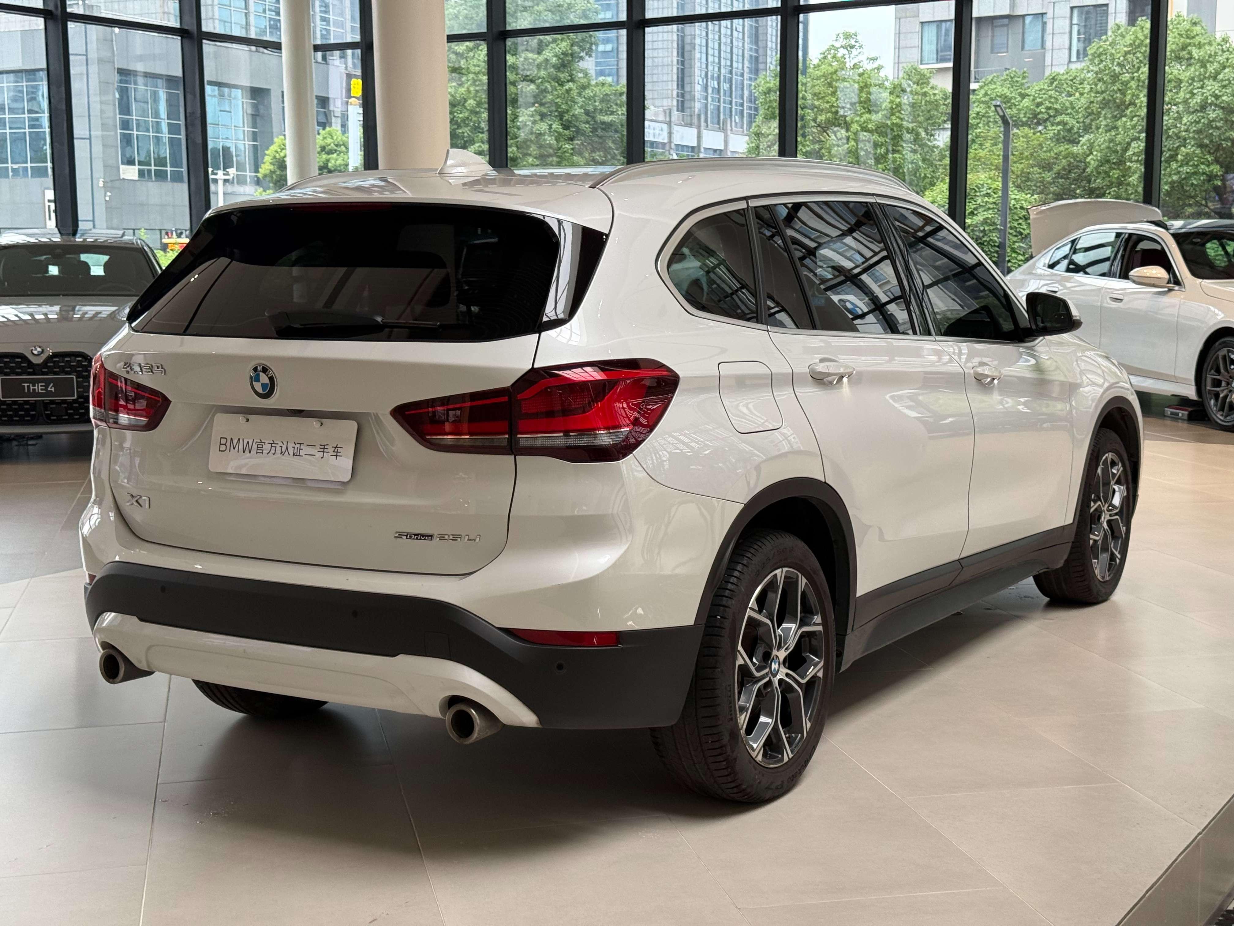 BMW X1 2022 thumb 4