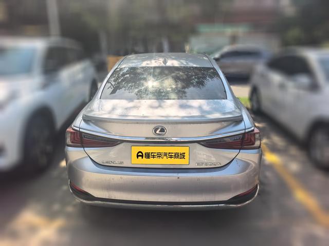 Lexus ES 2022 thumb 3
