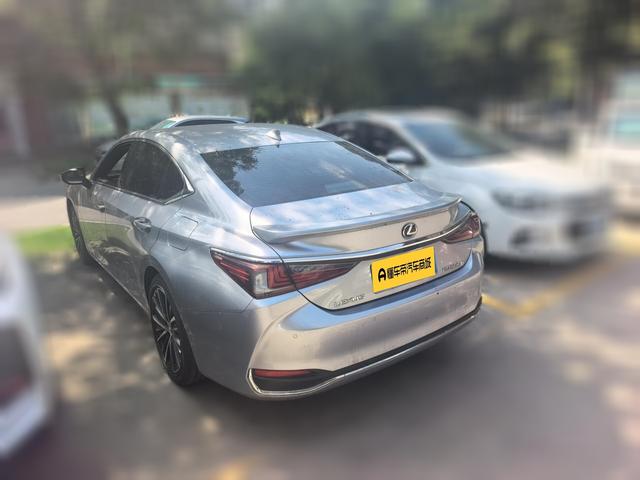 Lexus ES 2022 thumb 4