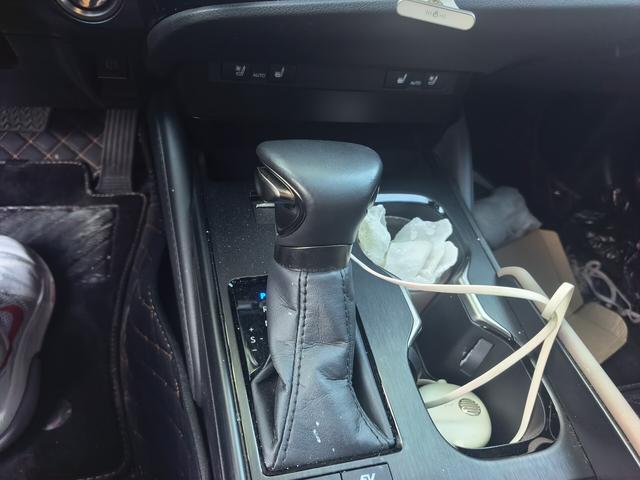 Lexus ES 2022 thumb 12