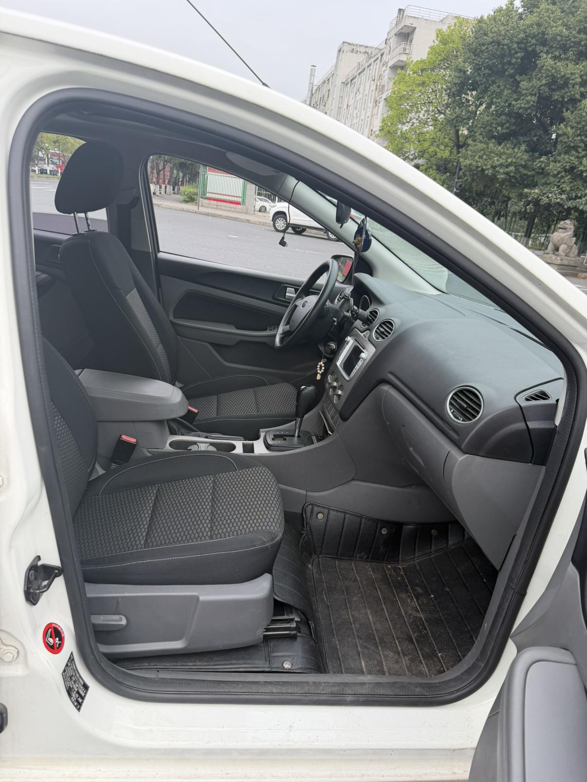 Ford Focus ST 2013 thumb 10