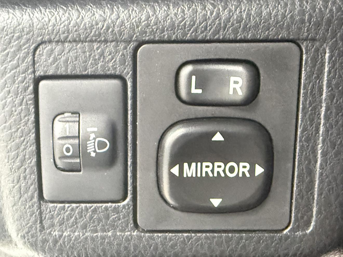 Toyota Yaris 2022 thumb 7