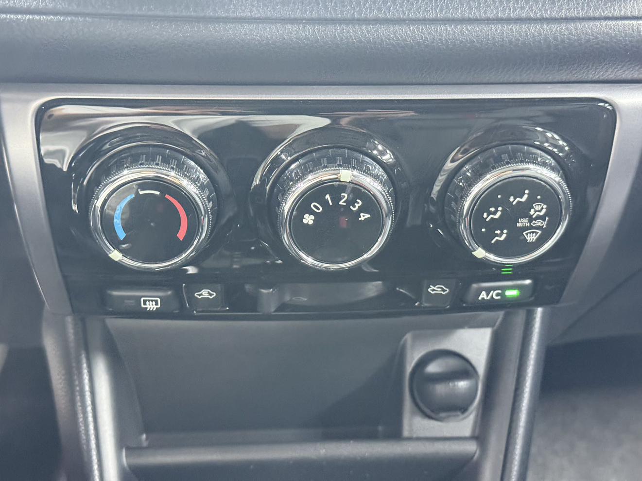 Toyota Yaris 2022 thumb 8