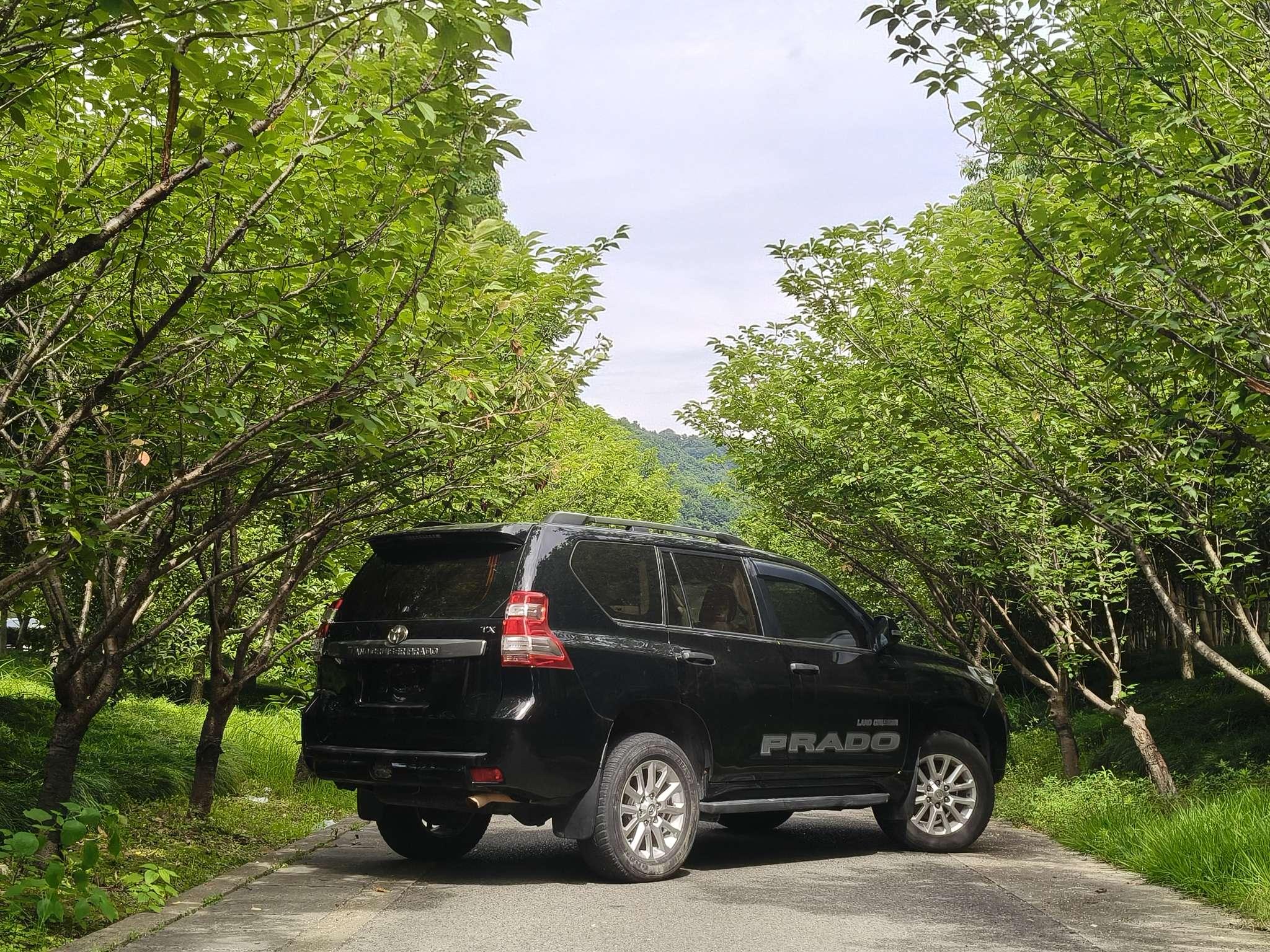 Toyota Land Cruiser Prado 2017 thumb 4