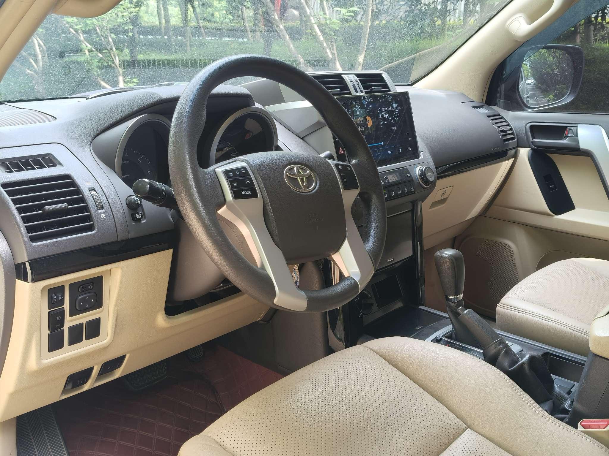 Toyota Land Cruiser Prado 2017 thumb 7