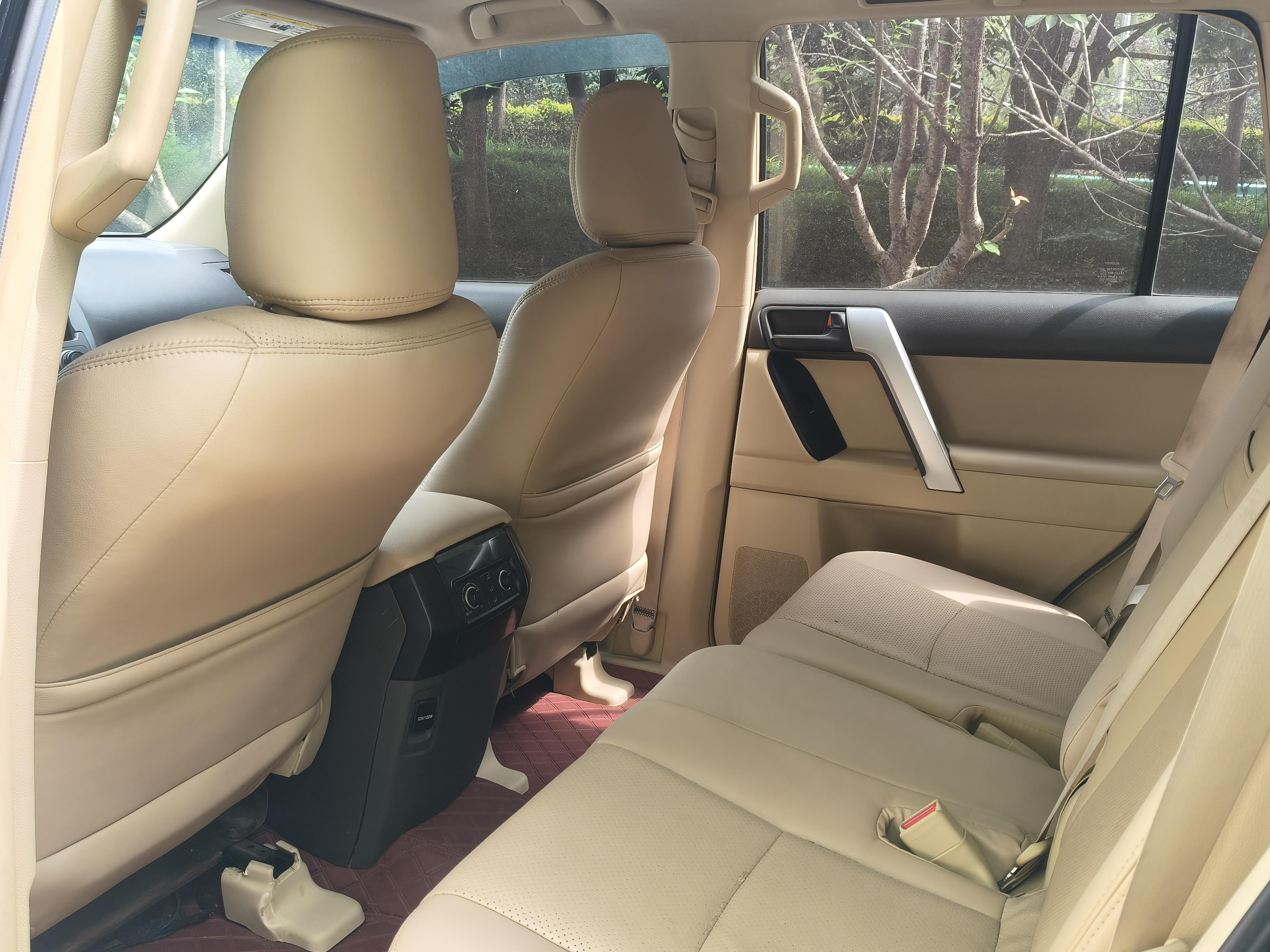 Toyota Land Cruiser Prado 2017 thumb 9