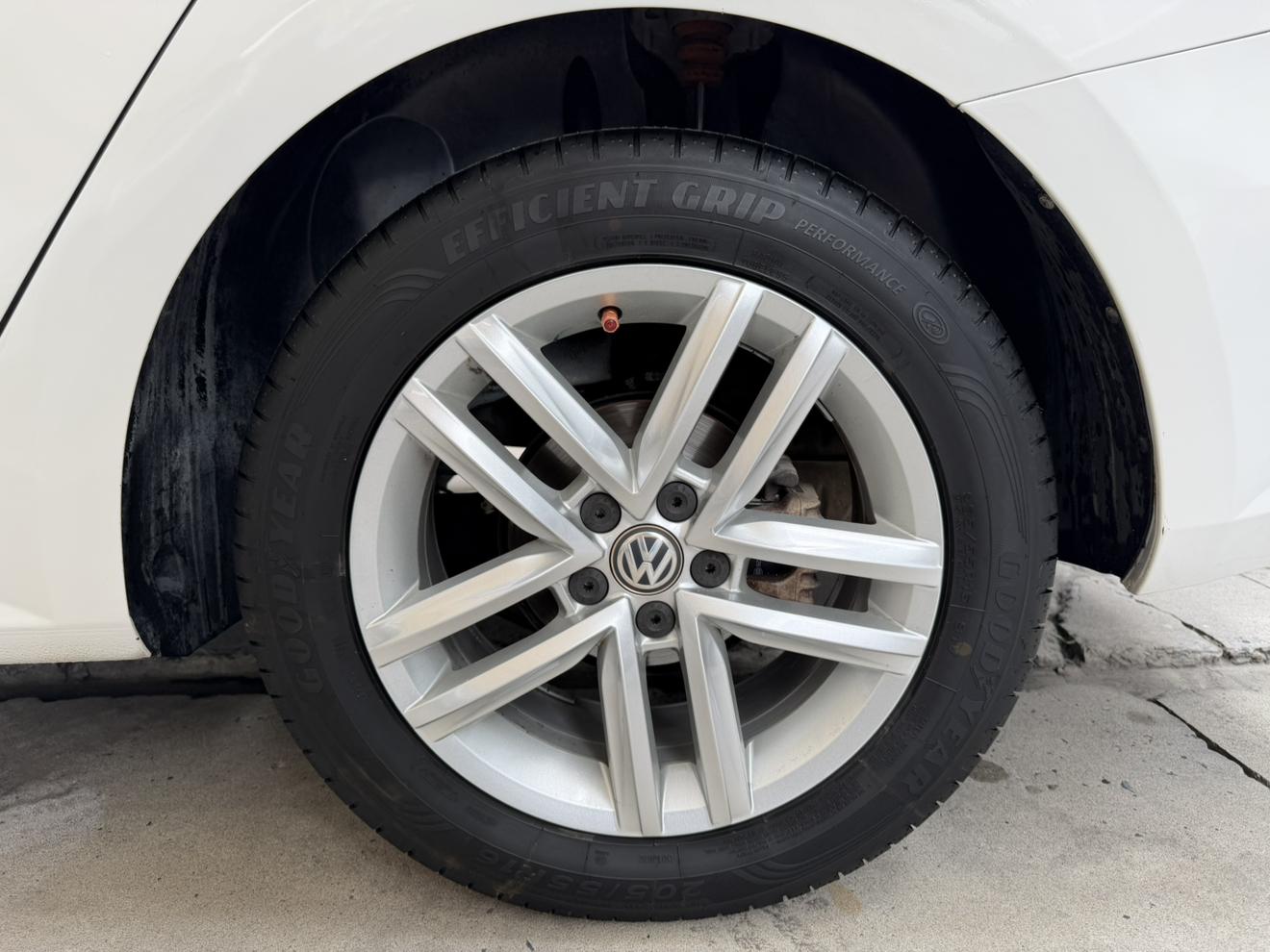 Volkswagen Lavida 2017 thumb 3