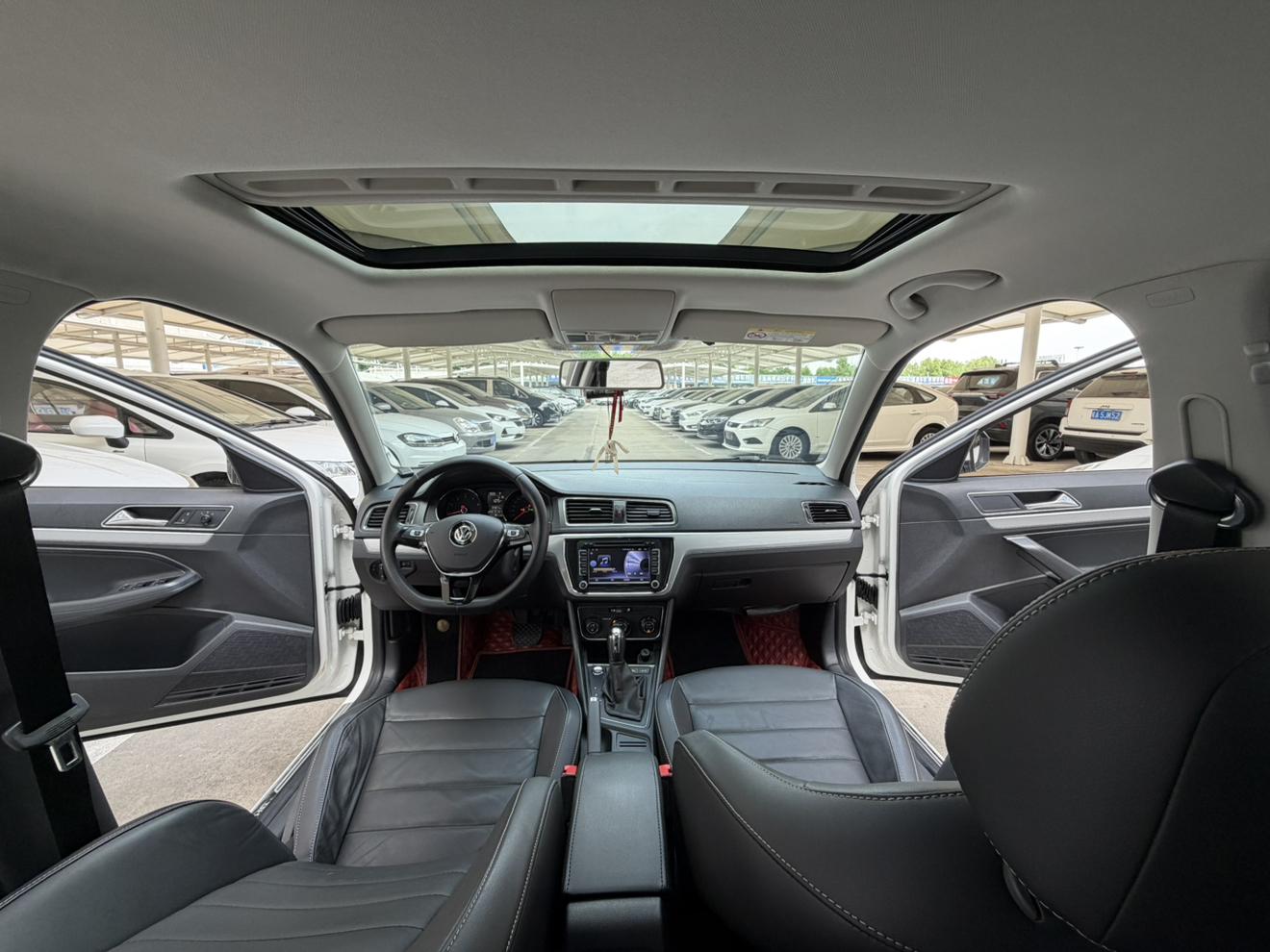 Volkswagen Lavida 2017 thumb 11