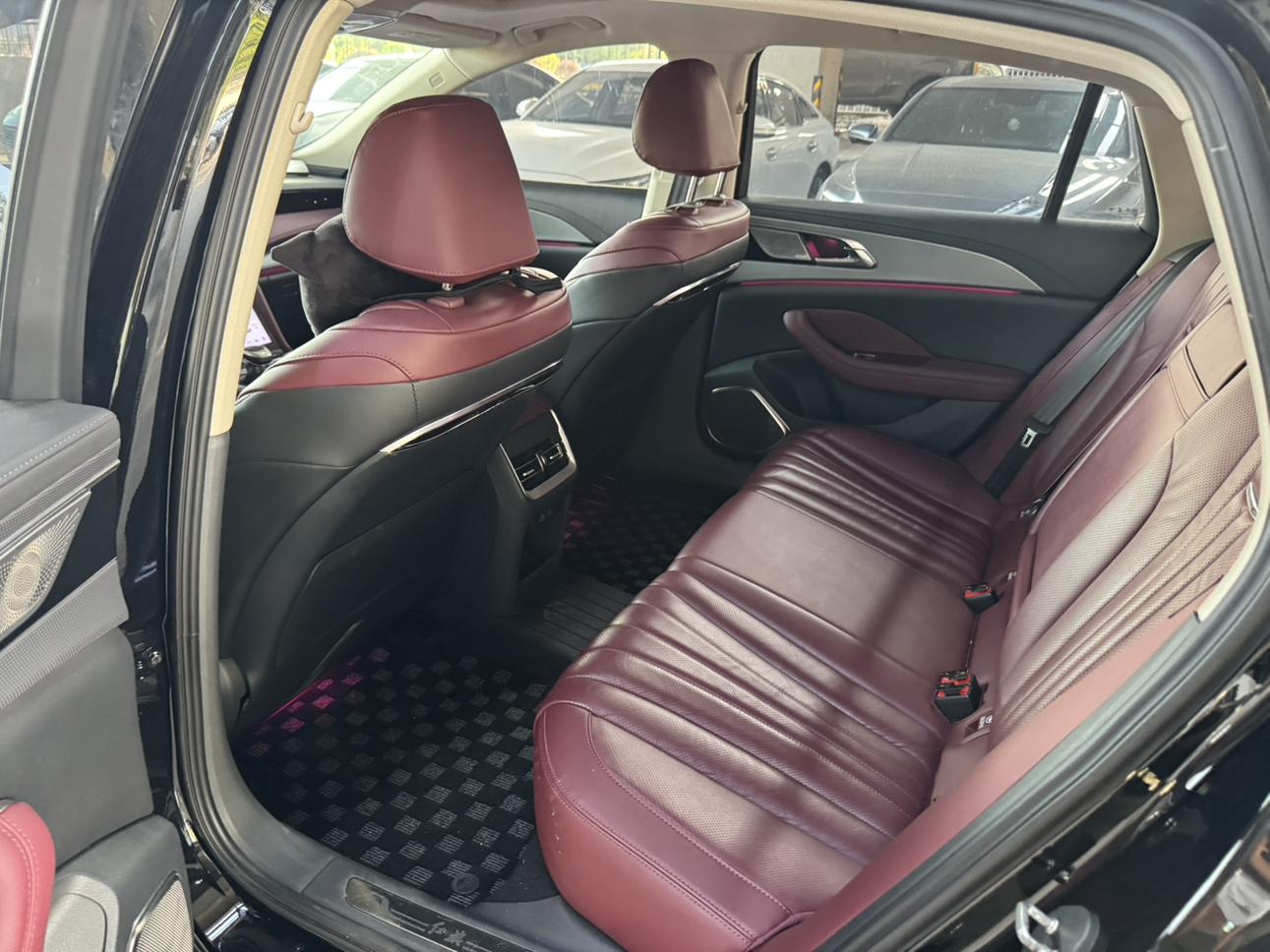 Hongqi H5 2023 thumb 11