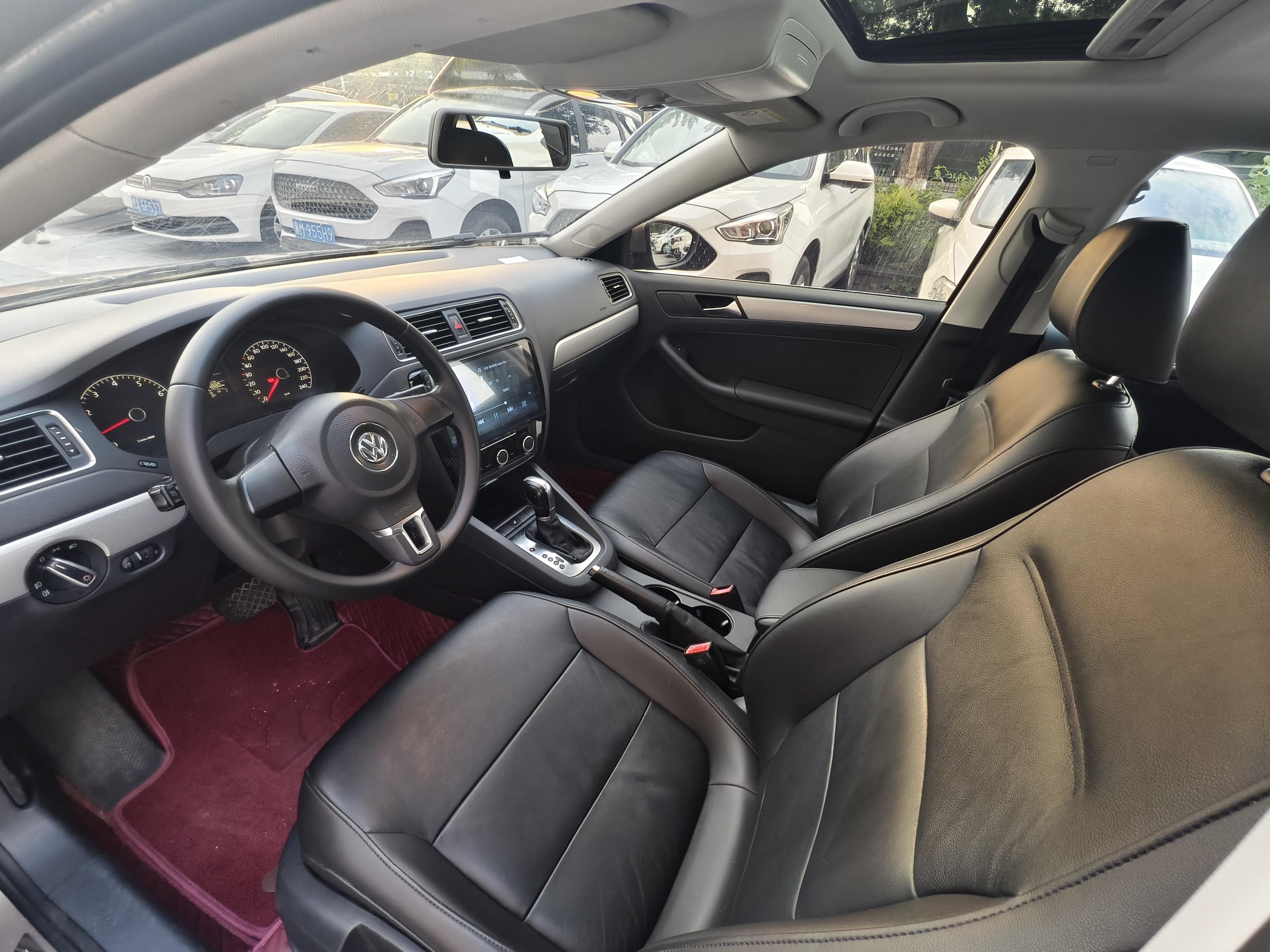Volkswagen Sagitar 2014 thumb 10