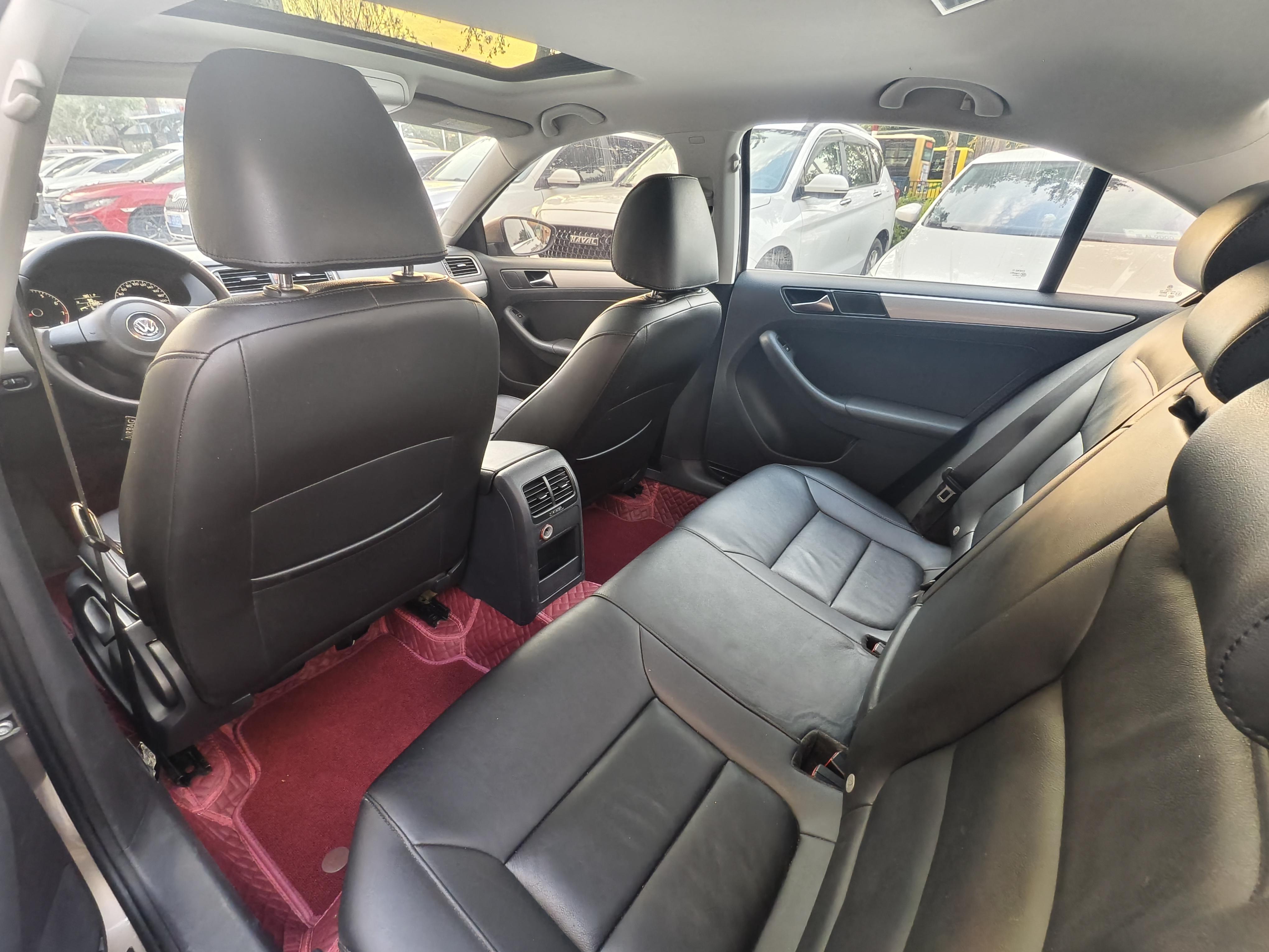 Volkswagen Sagitar 2014 thumb 12