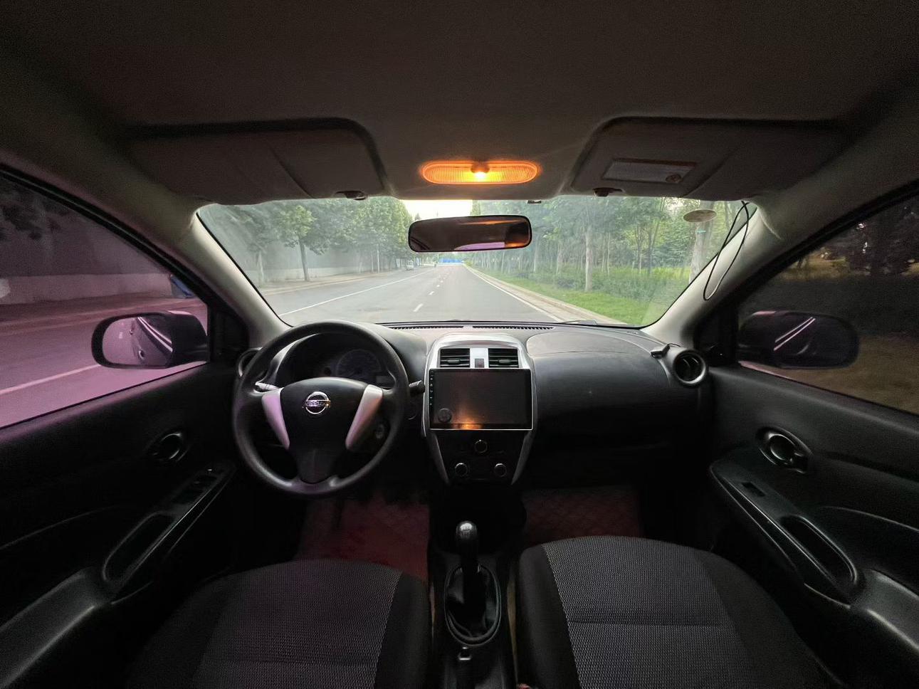 Nissan Sunny 2016 thumb 6