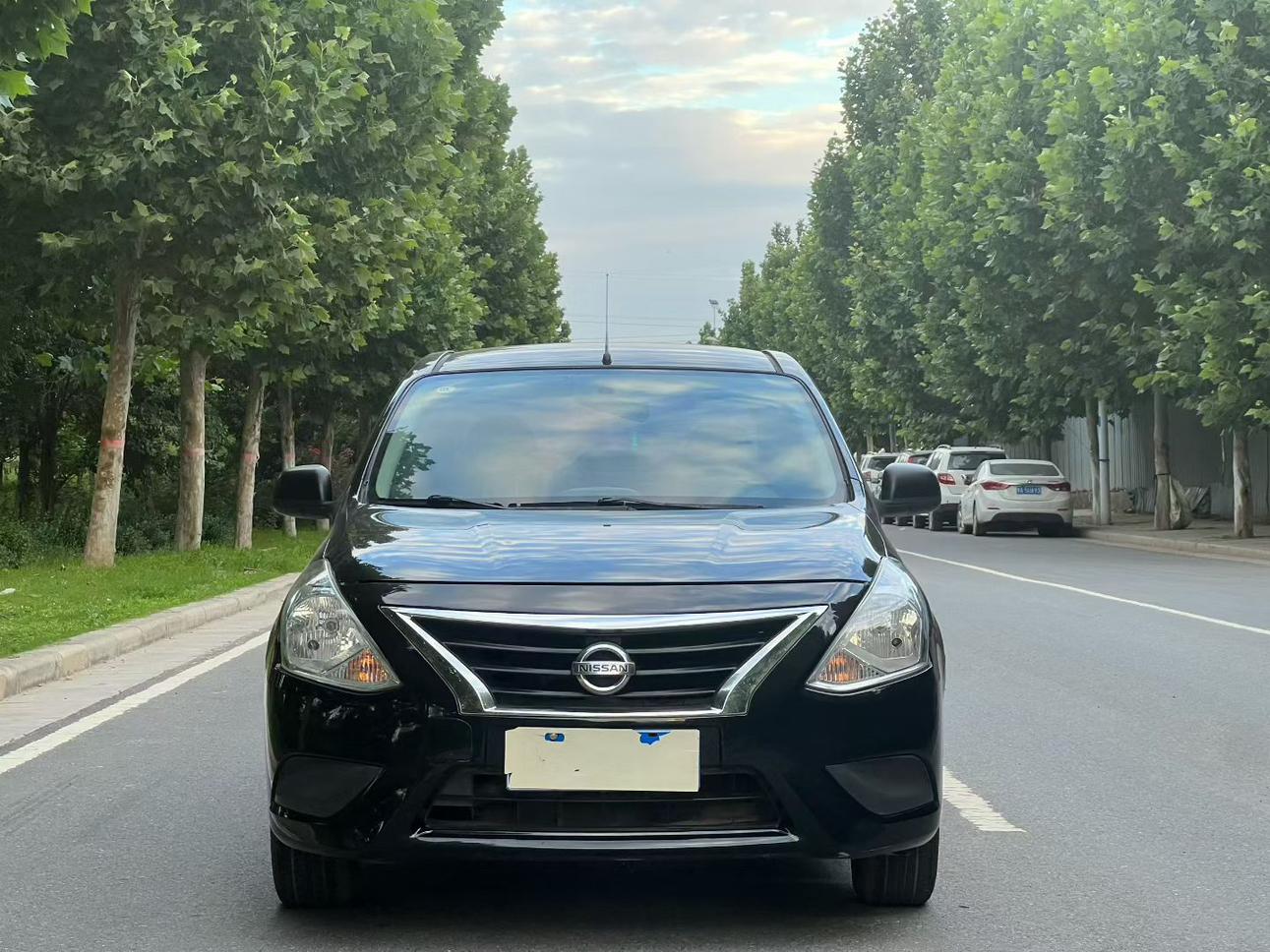 Nissan Sunny 2016 thumb 9
