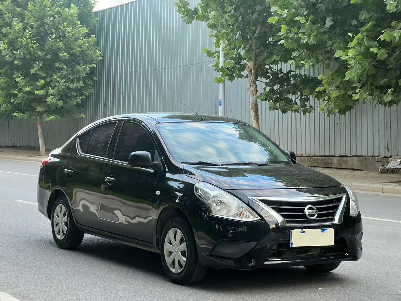 Nissan Sunny 2016 thumb 10