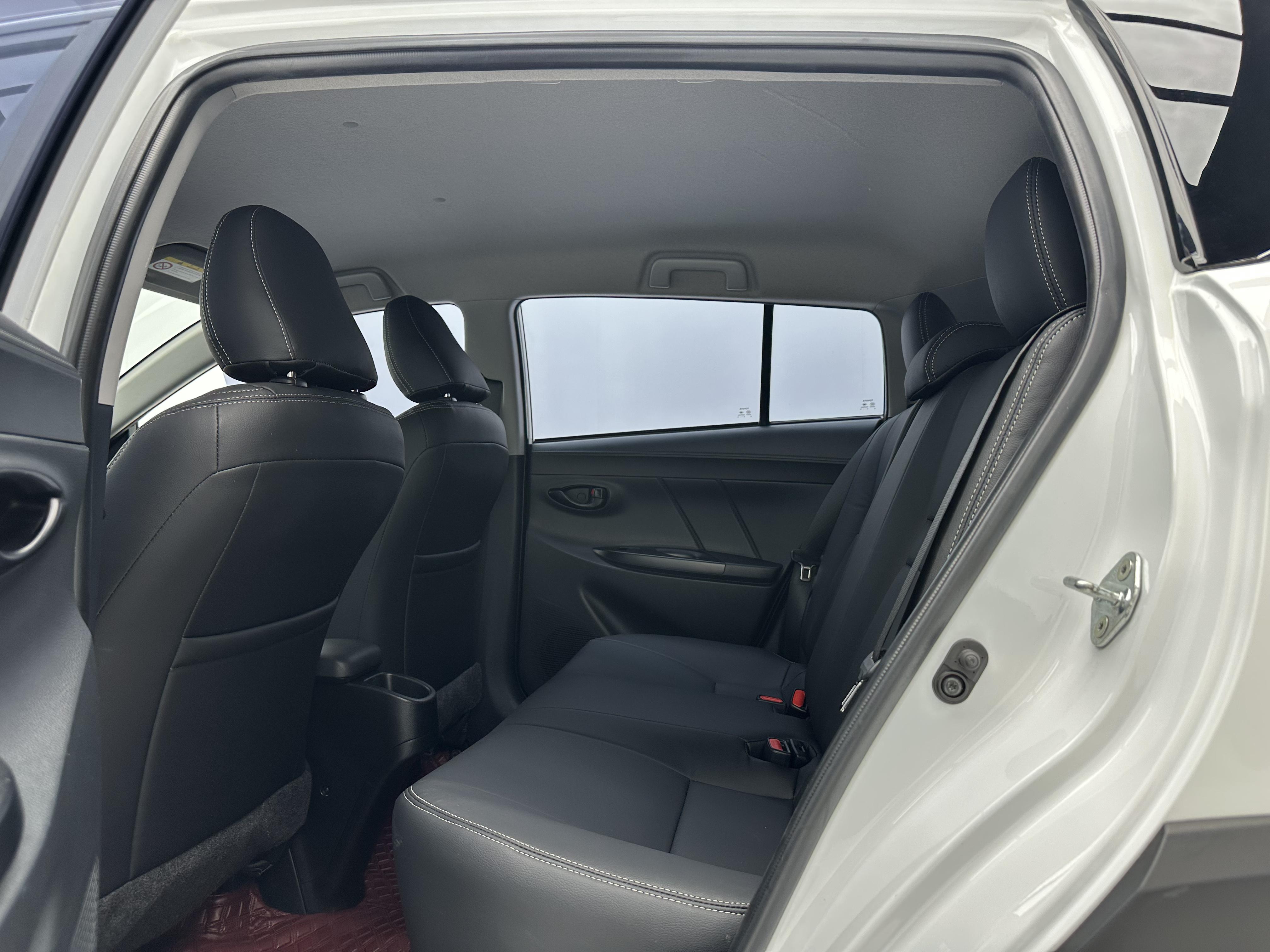Toyota Yaris 2022 thumb 12