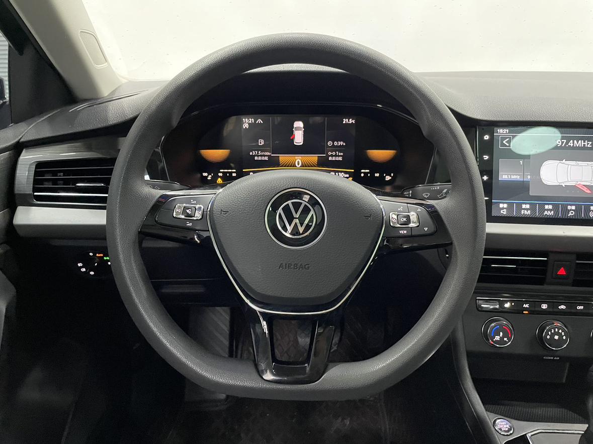 Volkswagen Lavida XR 2022 thumb 10