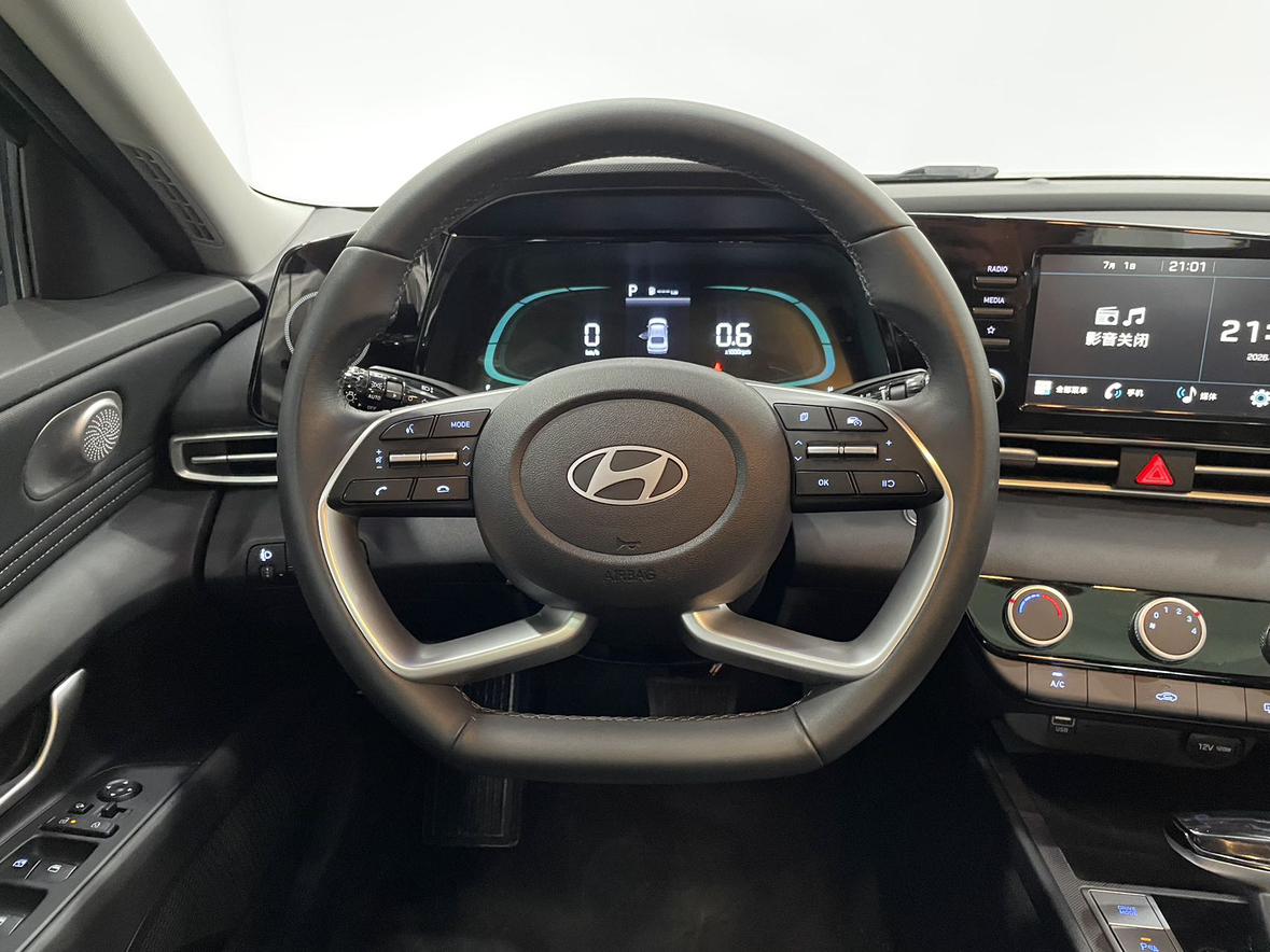 Hyundai Elantra 2023 thumb 10