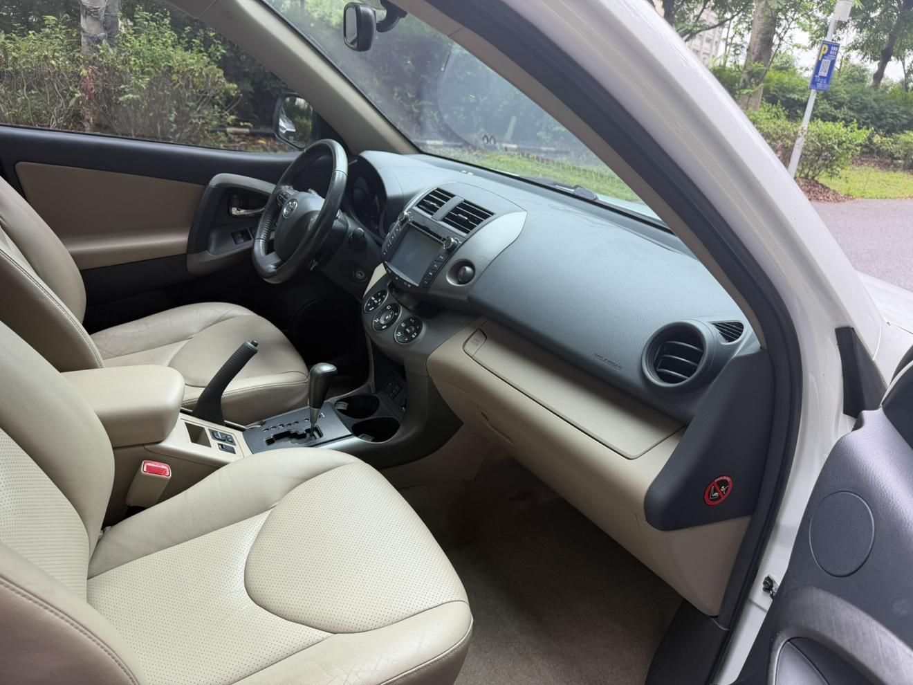 Toyota RAV4 2011 thumb 5