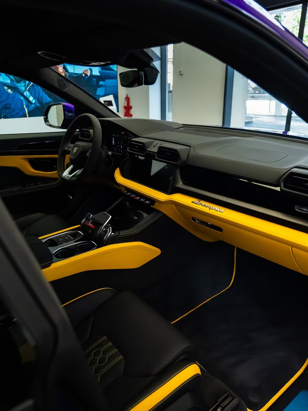 Lamborghini Urus SE 2026 thumb 12
