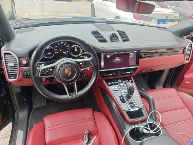 Porsche Cayenne 2019 thumb 10