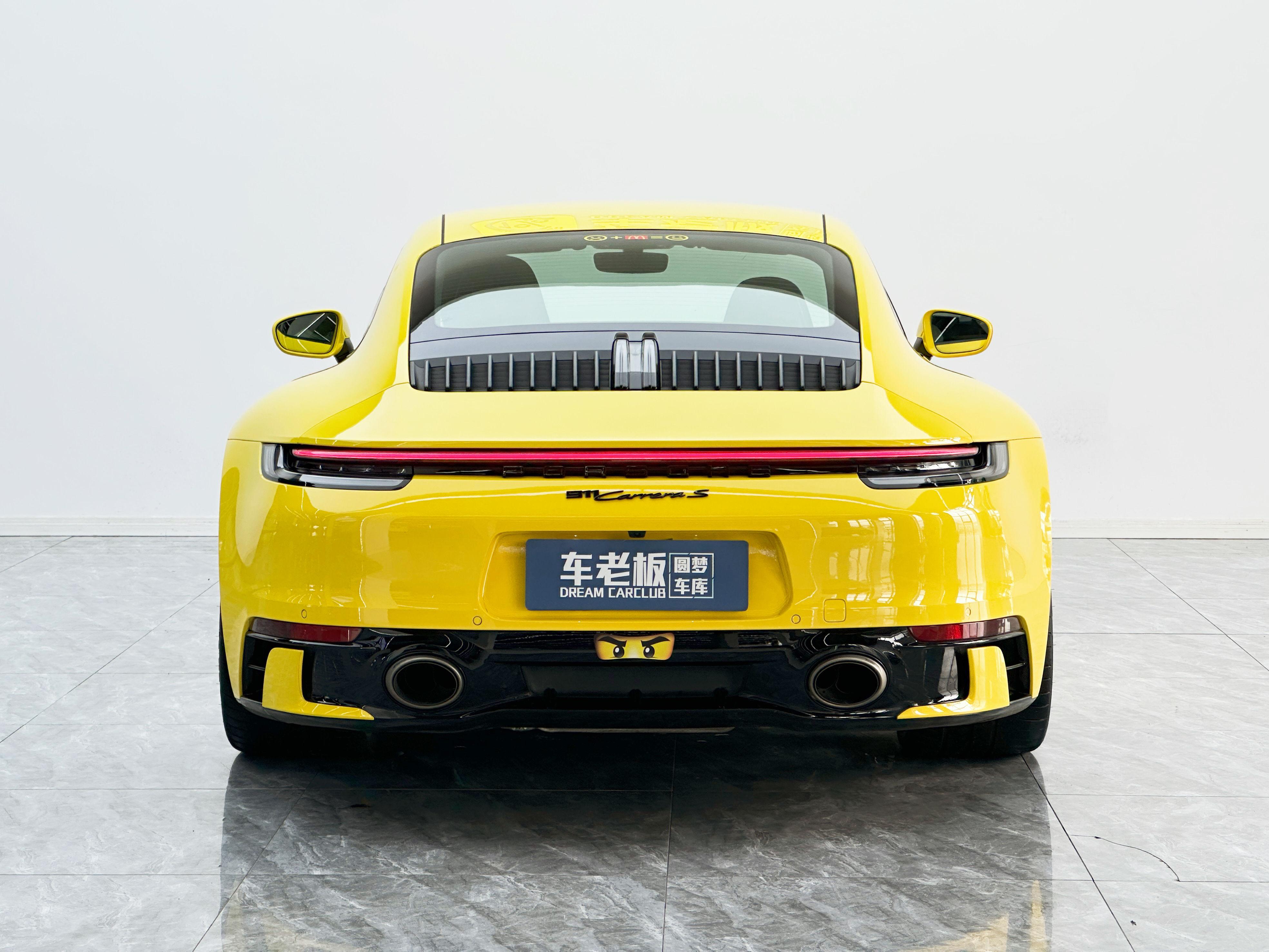 Porsche 911 2022 thumb 3