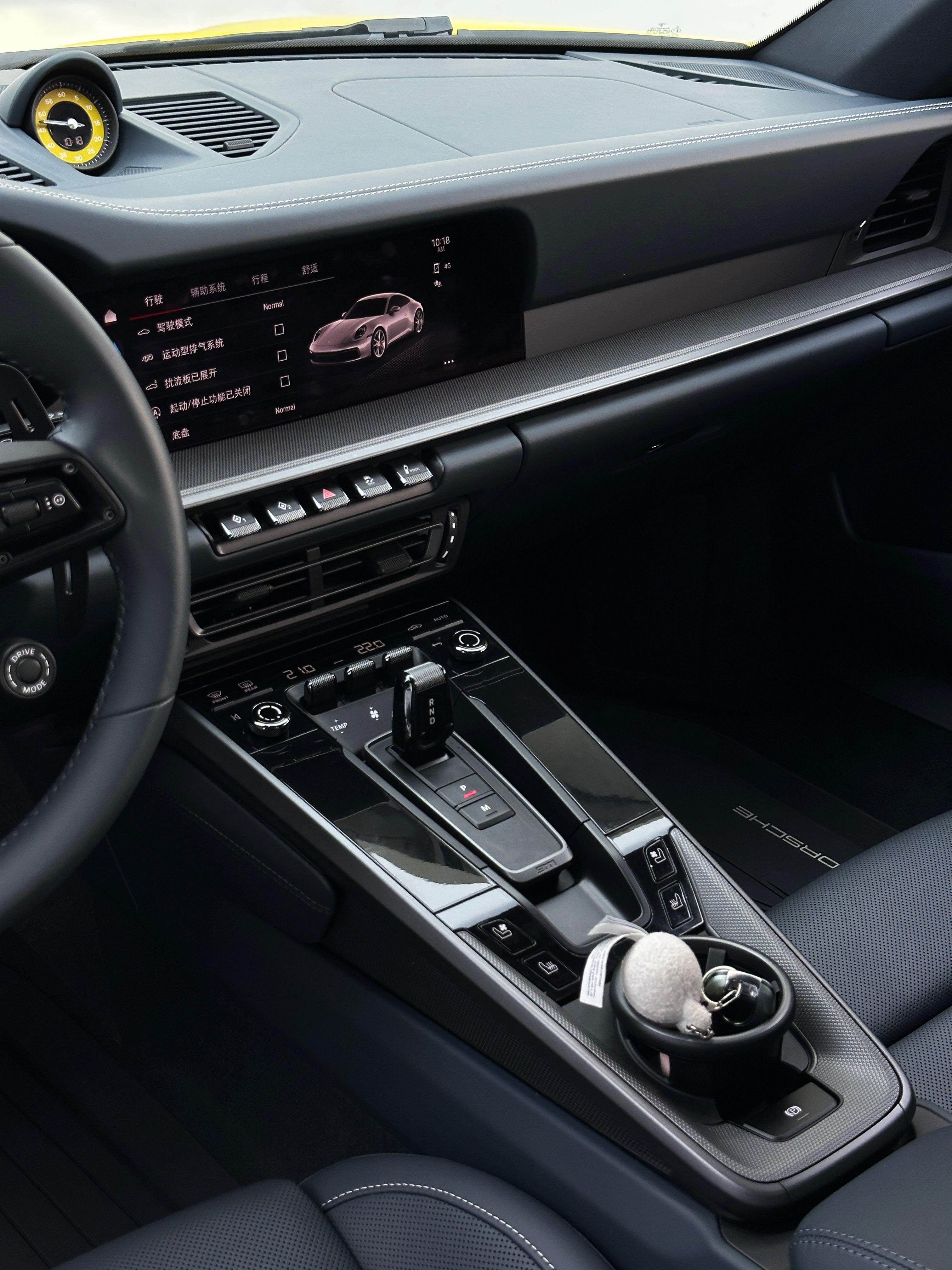Porsche 911 2022 thumb 9