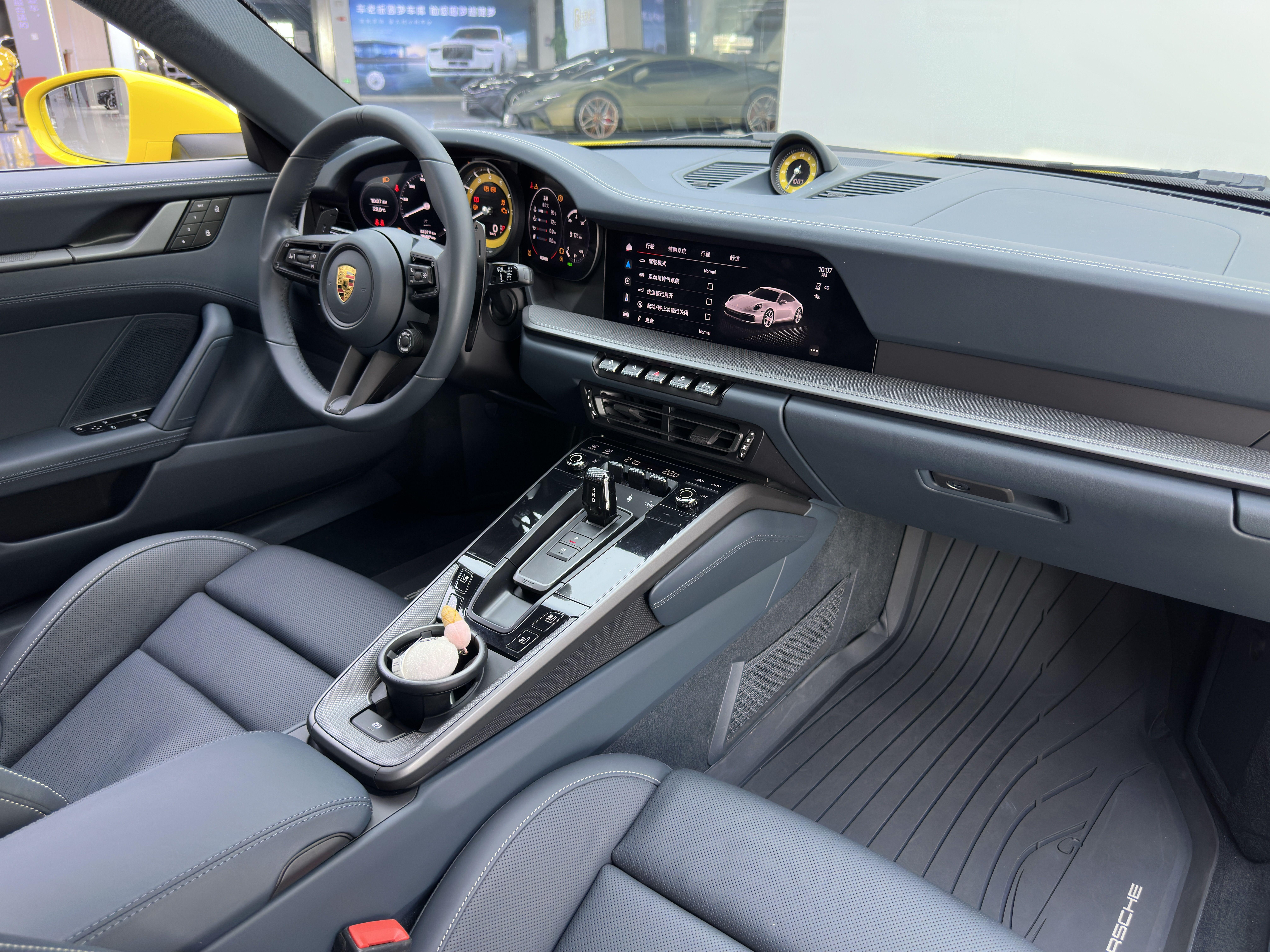 Porsche 911 2022 thumb 11