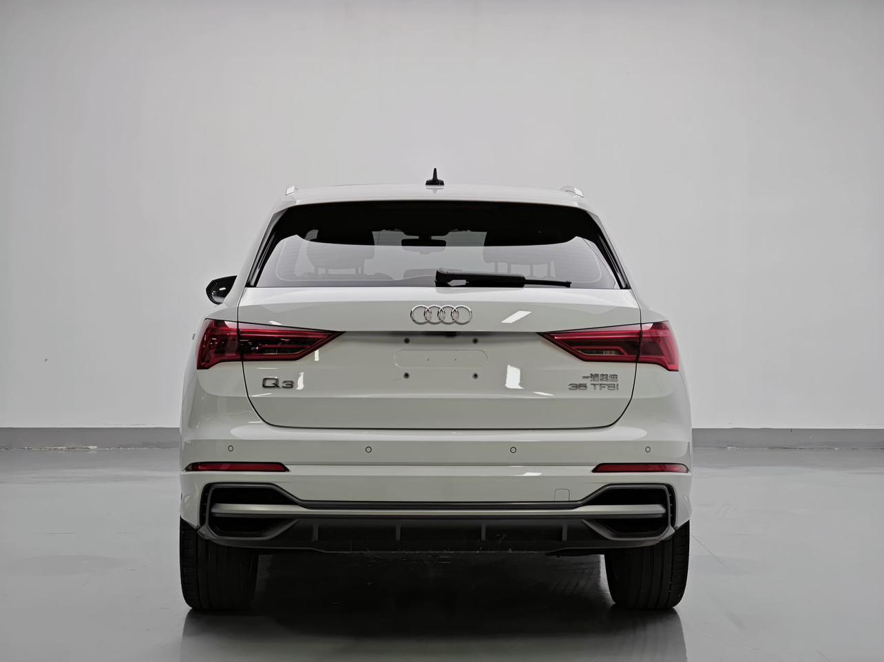 Audi Q3 2023 thumb 2