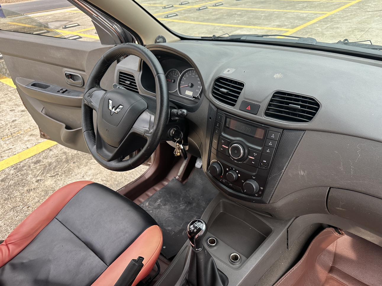 Wuling Hong Guang 2016 thumb 9