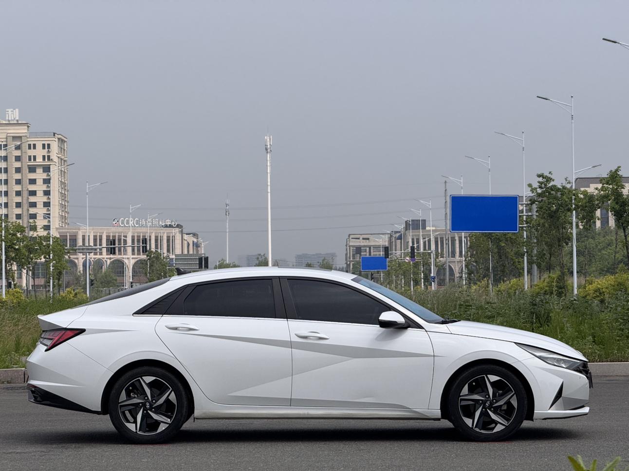 Hyundai Elantra 2023 thumb 5