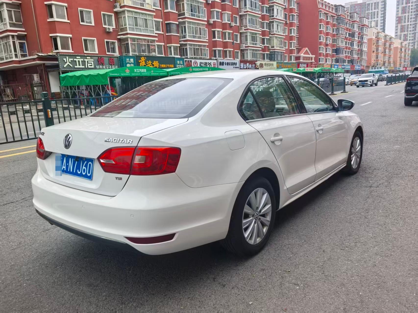 Volkswagen Sagitar 2014 thumb 4