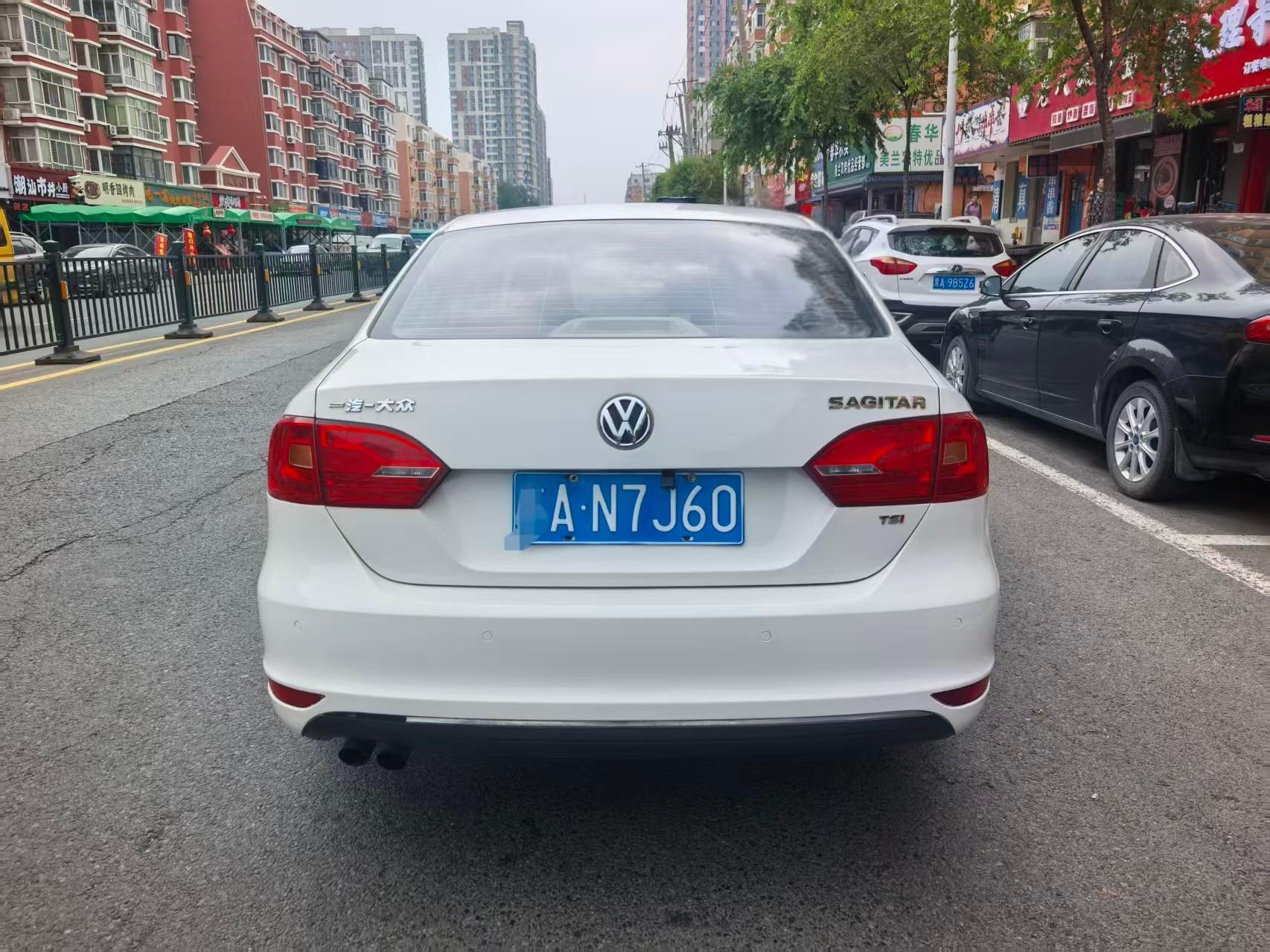 Volkswagen Sagitar 2014 thumb 12
