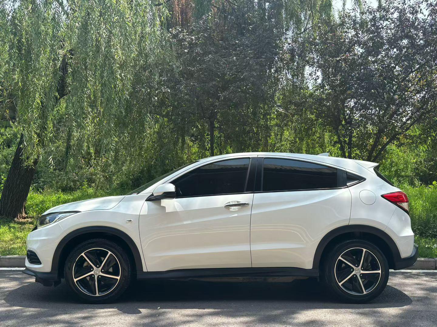 Honda Vezel 2020 thumb 2
