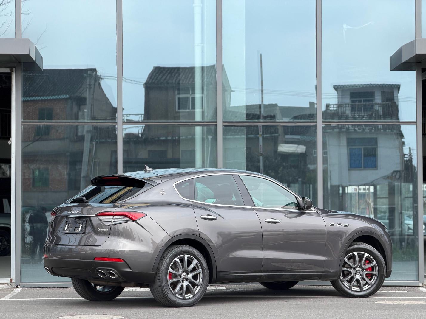 Maserati Levante 2021 thumb 2