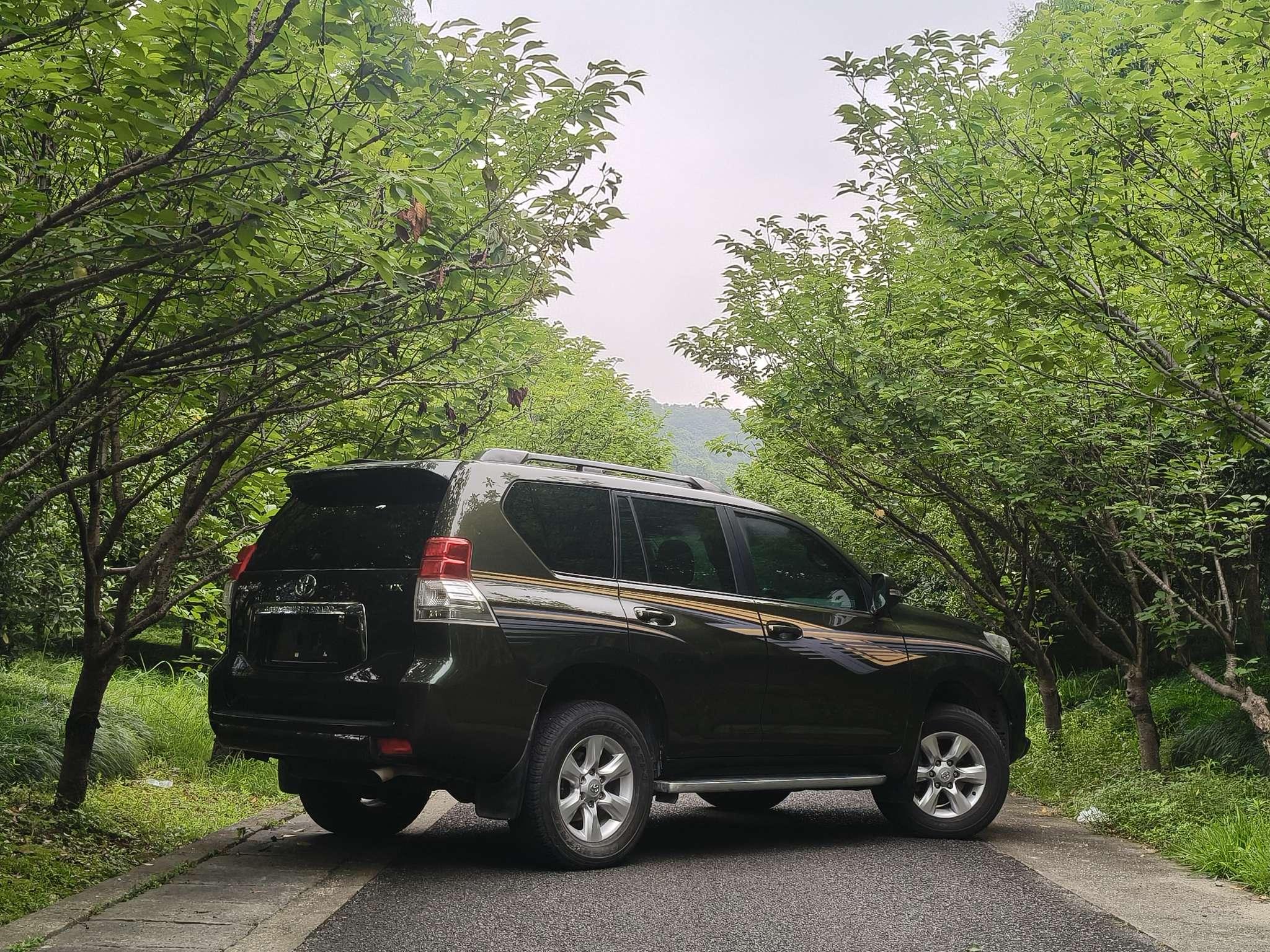 Toyota Land Cruiser Prado 2010 thumb 4