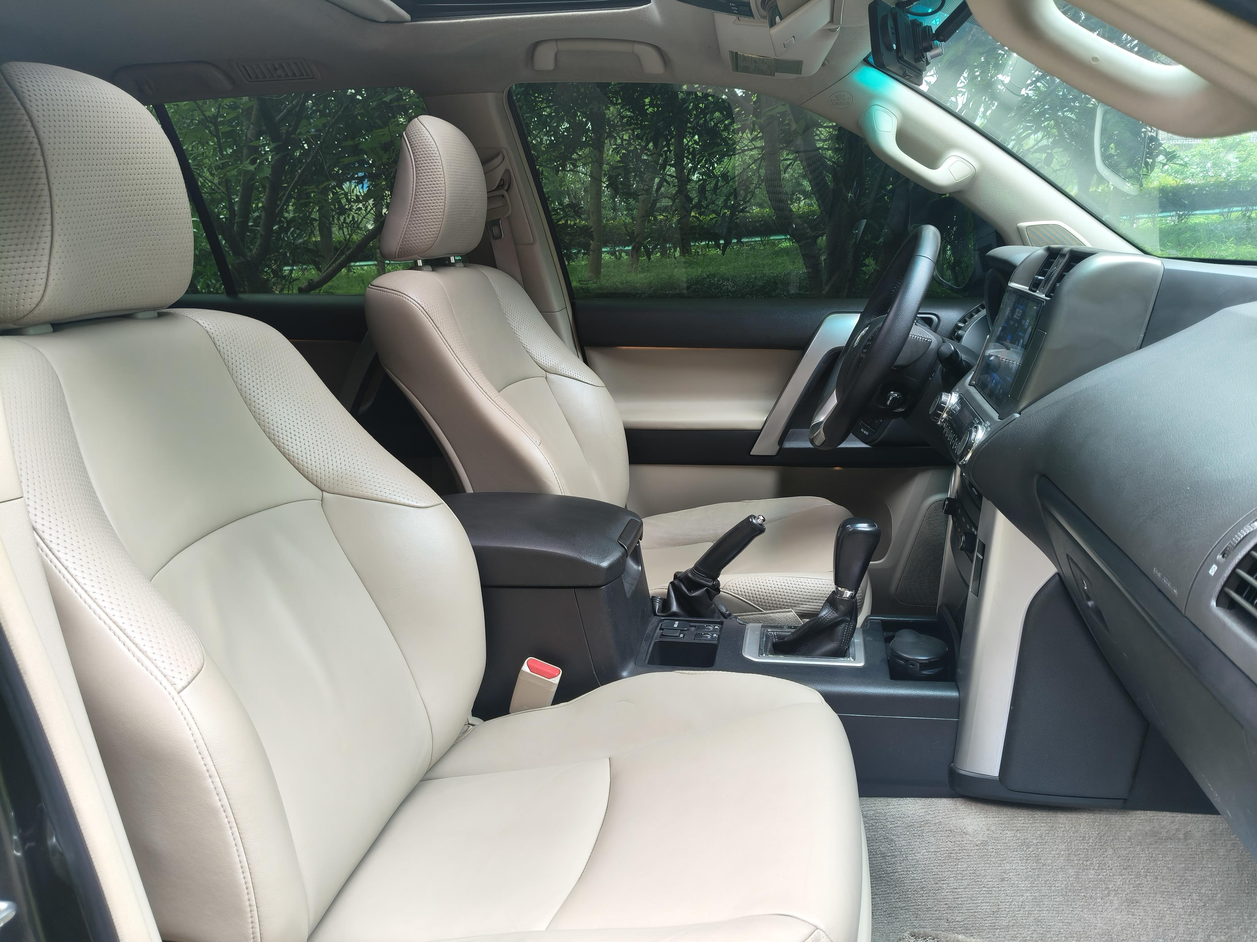 Toyota Land Cruiser Prado 2010 thumb 7