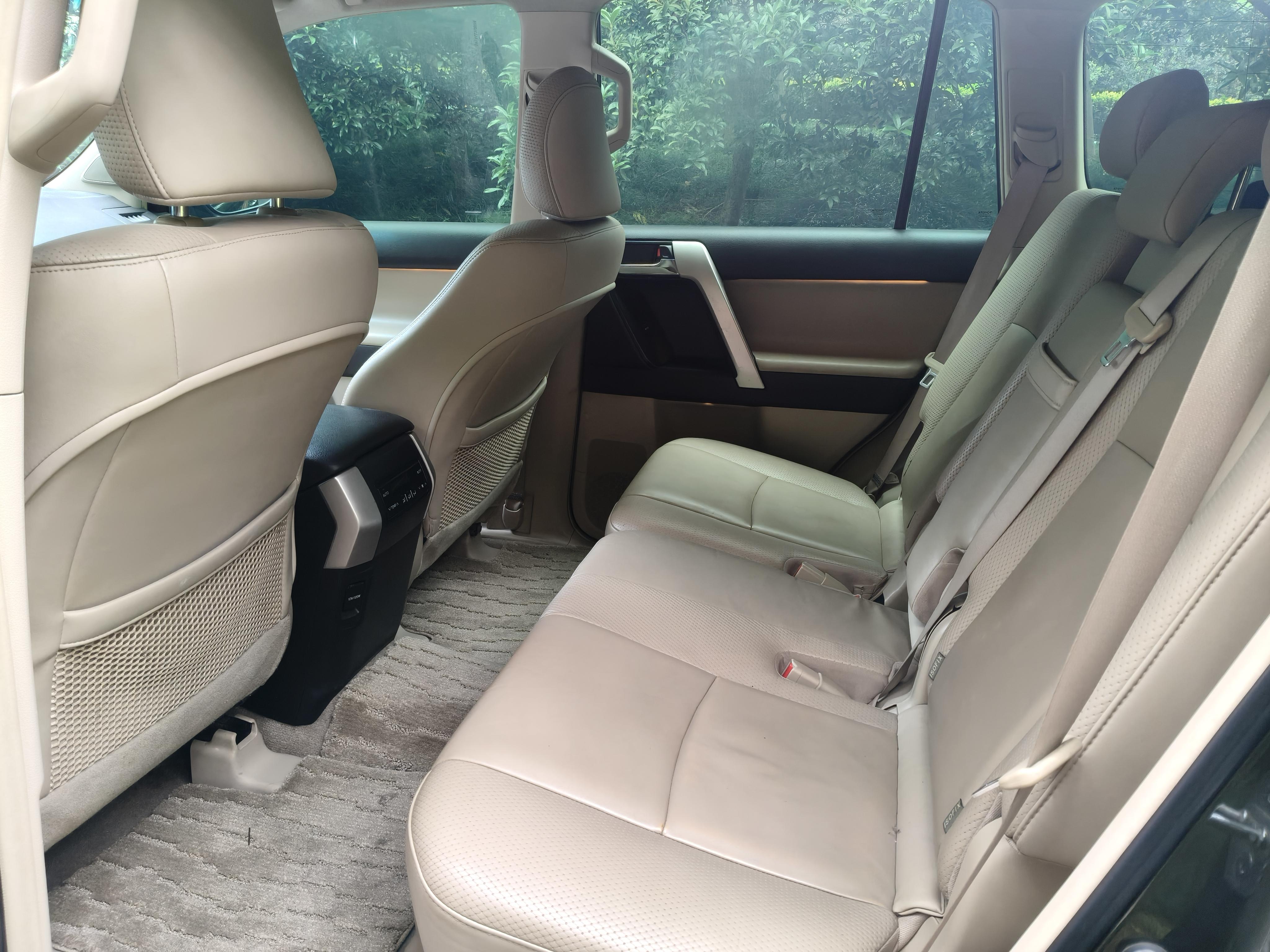 Toyota Land Cruiser Prado 2010 thumb 8