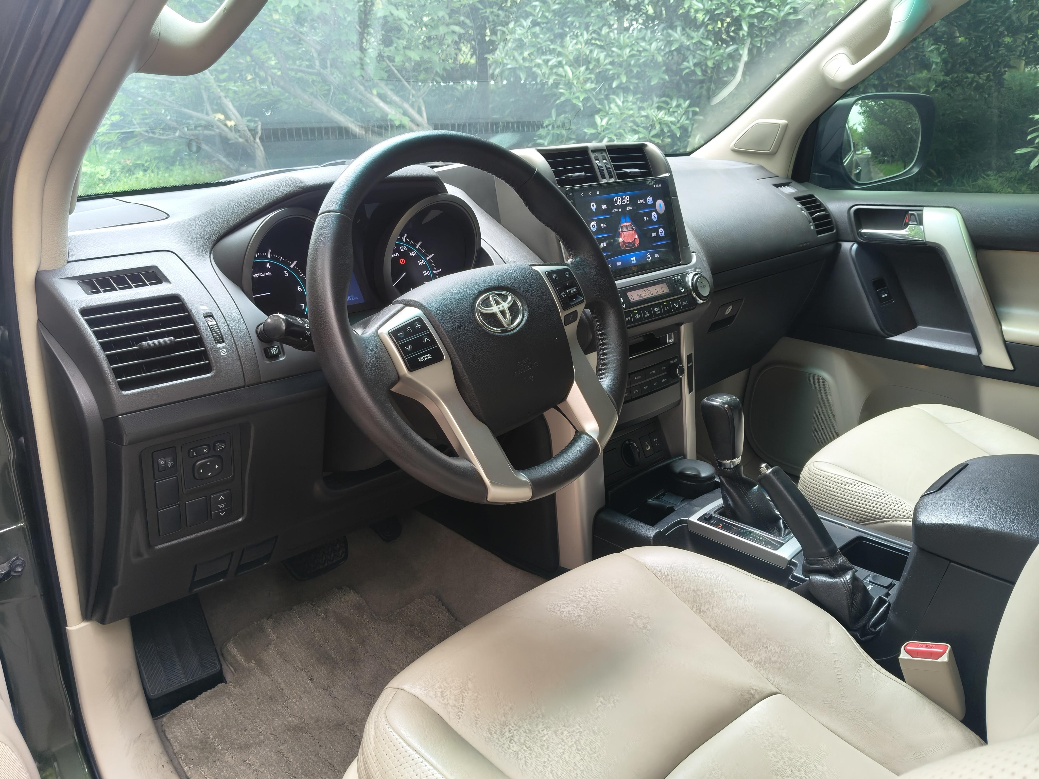 Toyota Land Cruiser Prado 2010 thumb 10