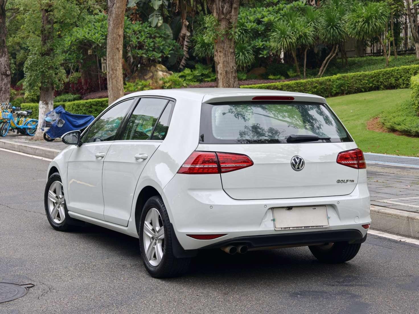 Volkswagen Golf Sportsvan 2015 thumb 2