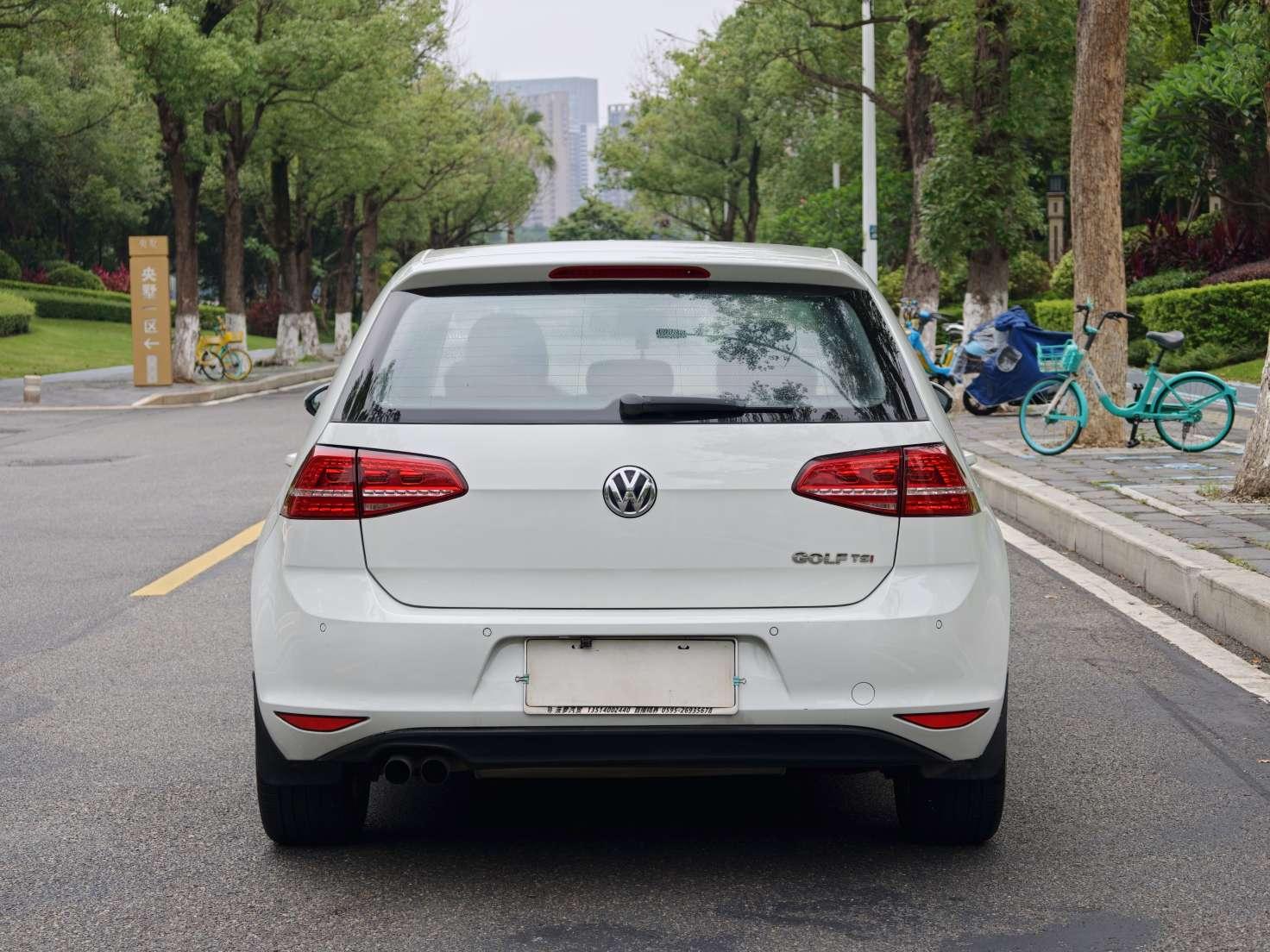 Volkswagen Golf Sportsvan 2015 thumb 3