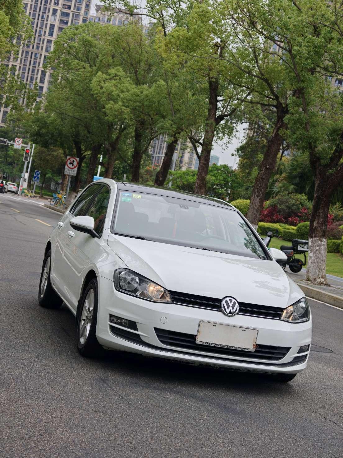 Volkswagen Golf Sportsvan 2015 thumb 6