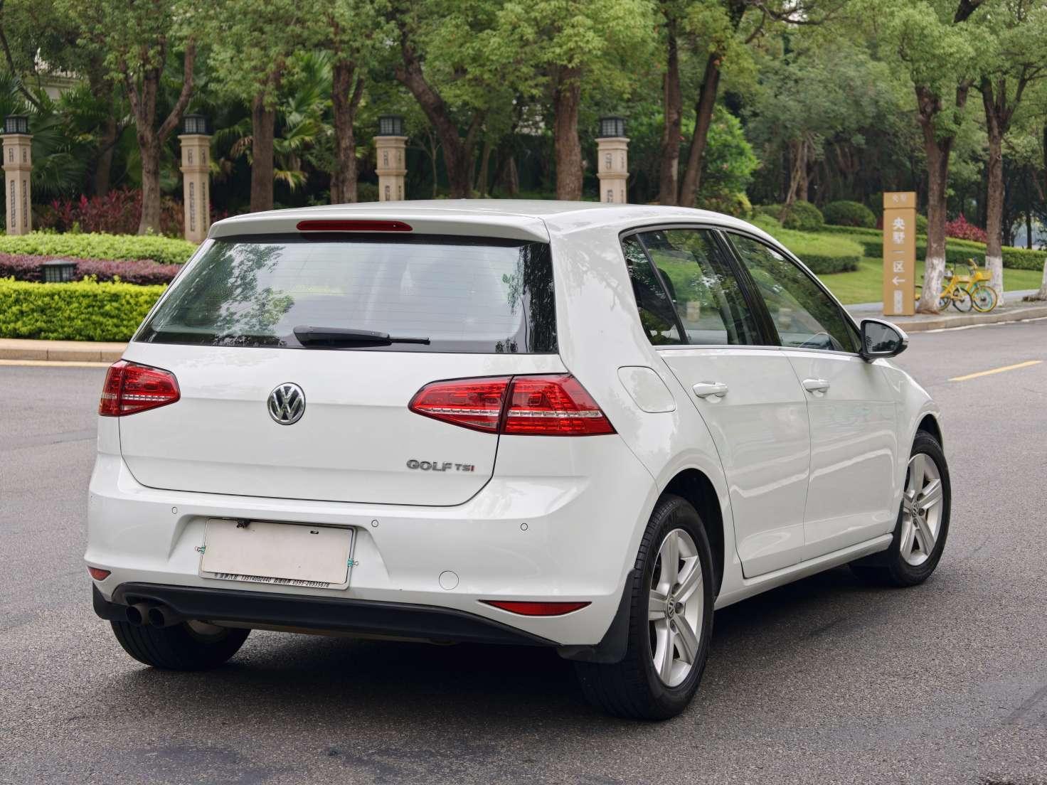 Volkswagen Golf Sportsvan 2015 thumb 9