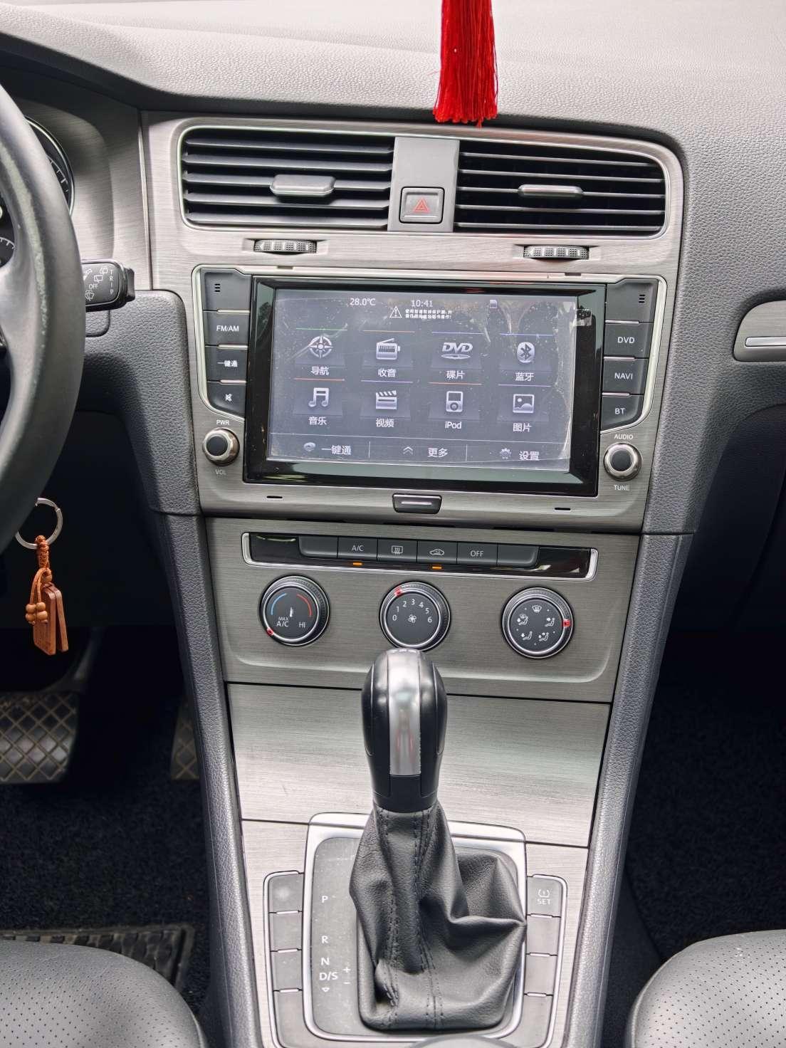 Volkswagen Golf Sportsvan 2015 thumb 11