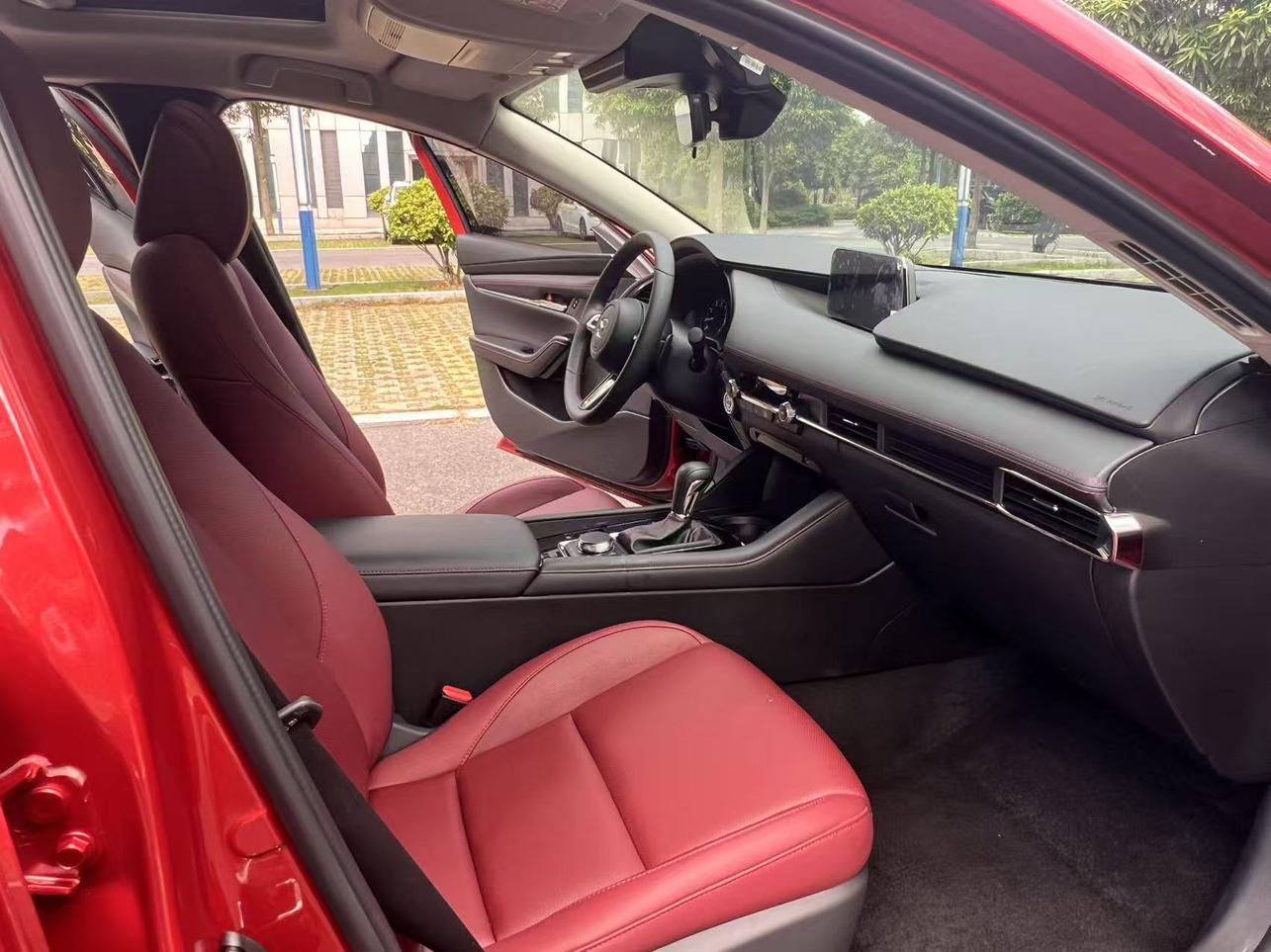 Mazda 3 2023 thumb 8