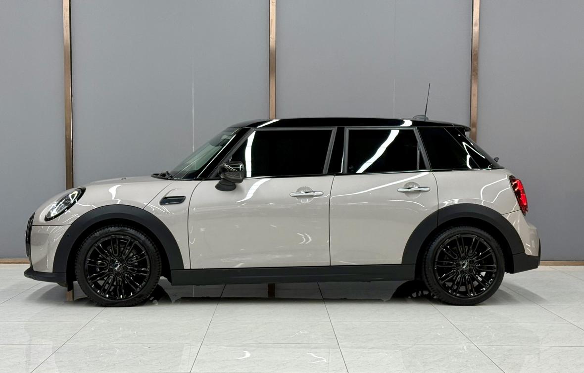 Mini Hatch 2022 thumb 2