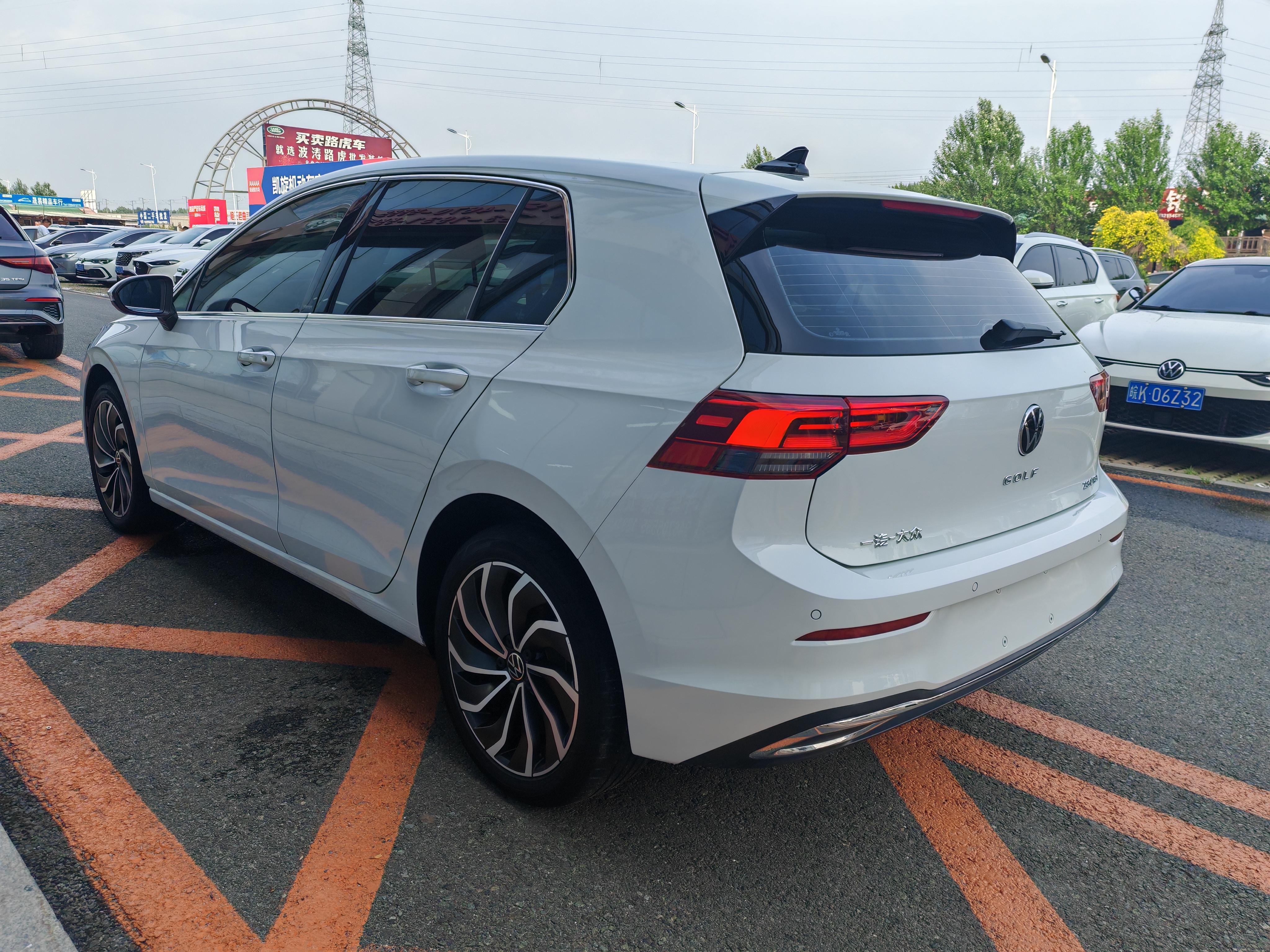 Volkswagen Golf Sportsvan 2023 thumb 2