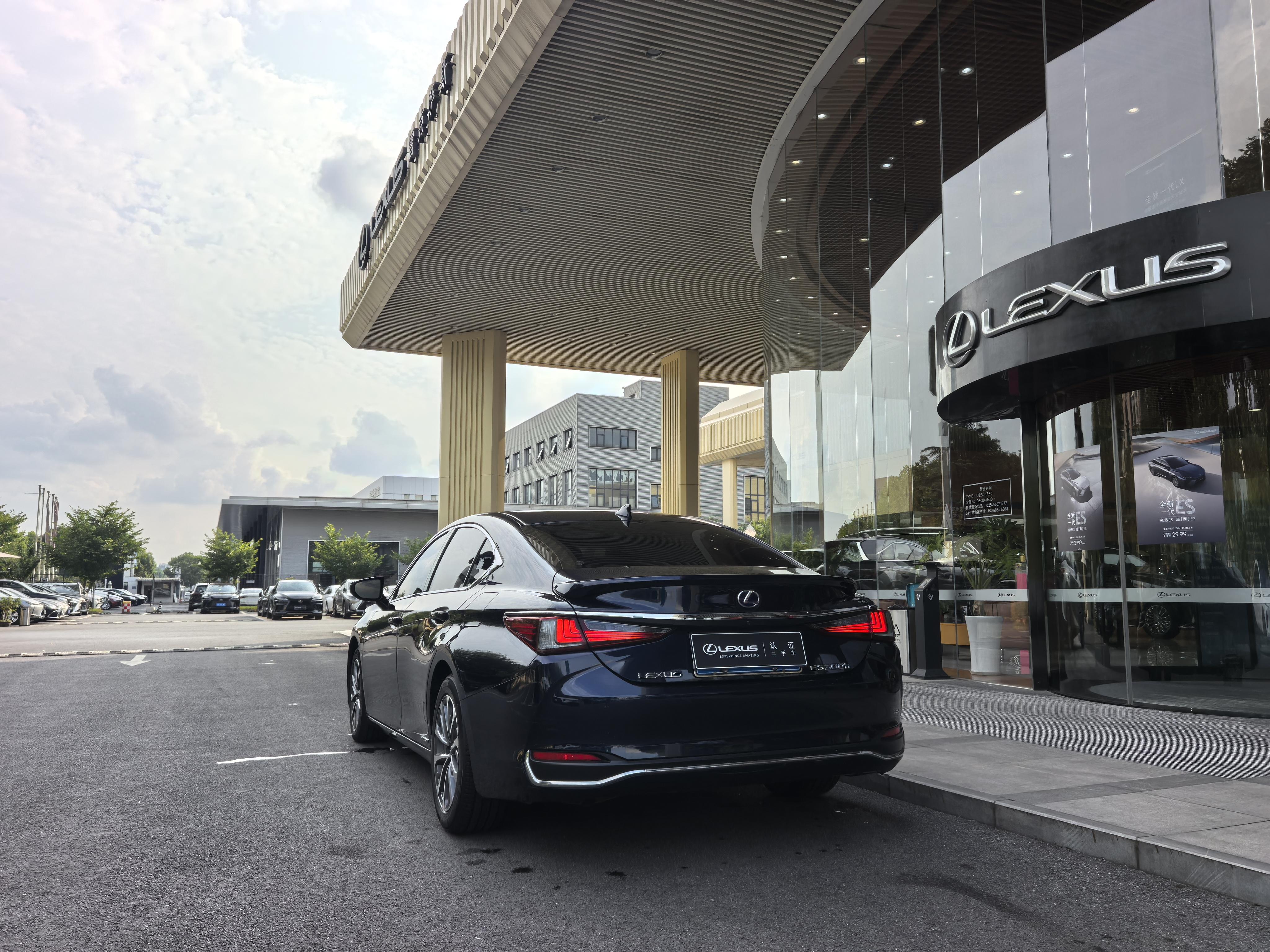 Lexus ES 2021 thumb 3