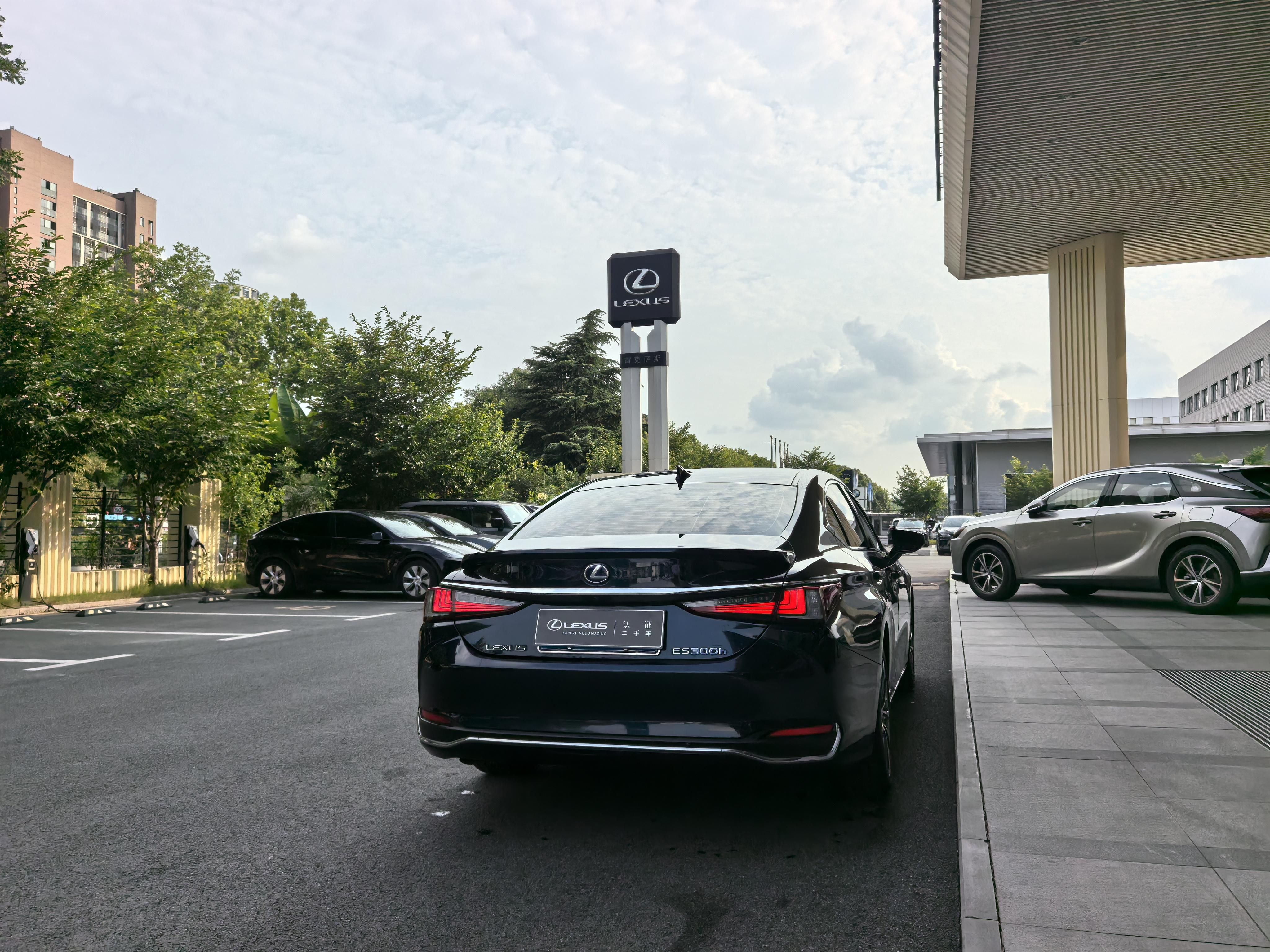 Lexus ES 2021 thumb 8